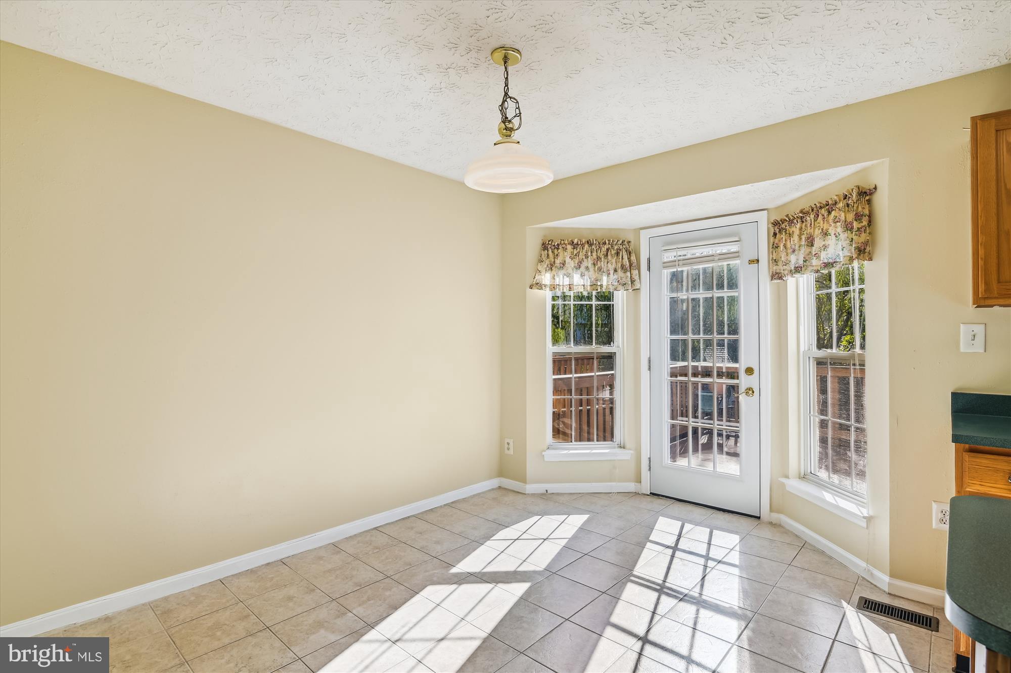 FOX CHASE - Residential