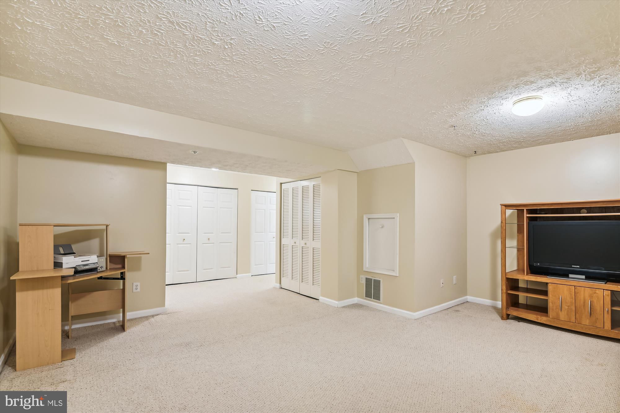 FOX CHASE - Residential