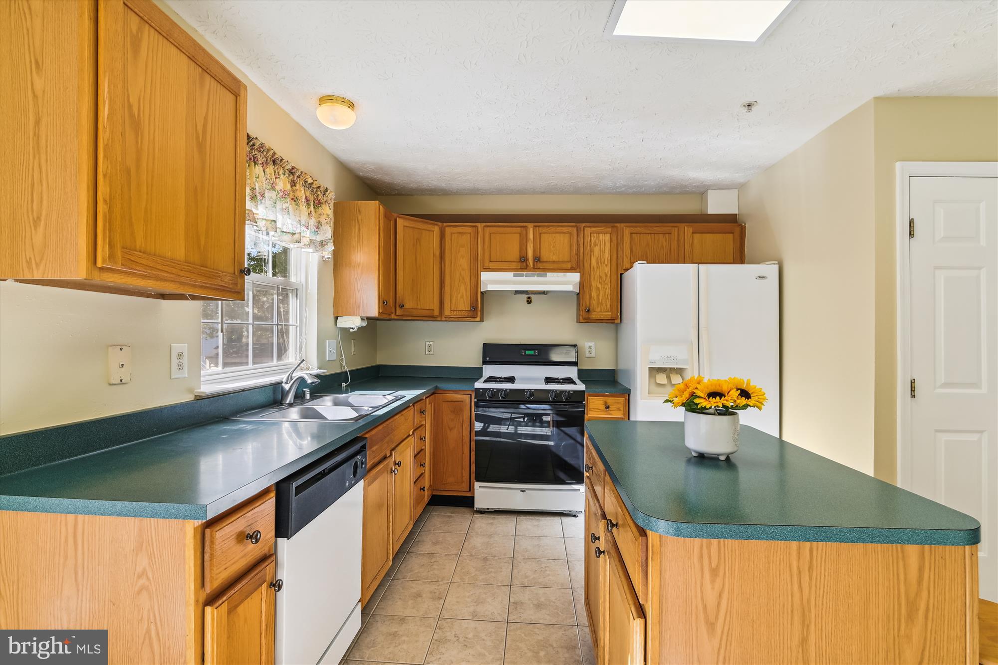 FOX CHASE - Residential