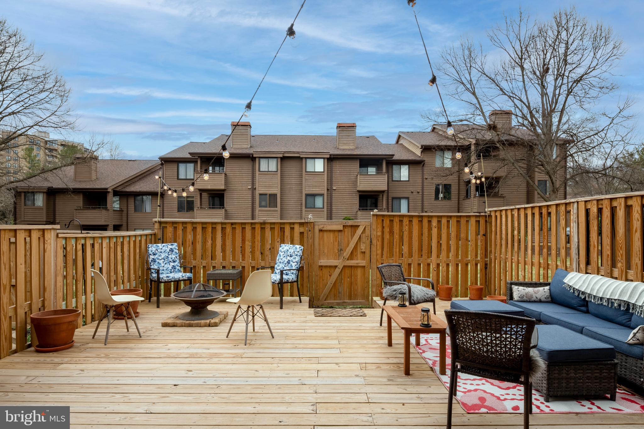 TOWN CENTER - Residential