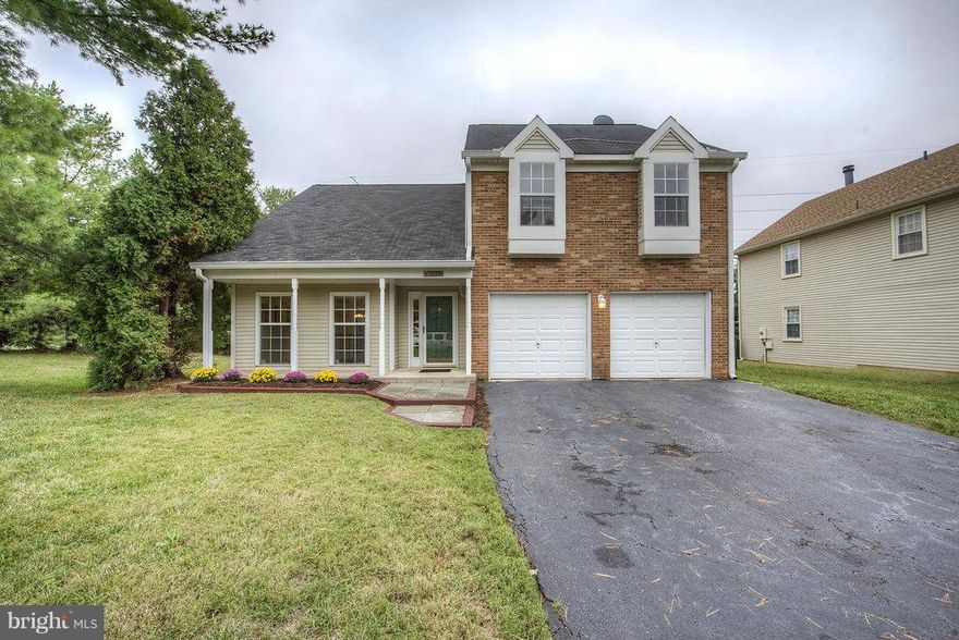 3BD 3.5BTH home in a great location w 2 car garage! Open floor plan with large loft space. Fireplace in Living Room. Separate dining space. Updated kitchen: SS appliances, lots of storage! Hardwood floors. Spacious bedrooms w ample storage. Large, well landscaped, backyard w/ fish pond. Close to plenty of shopping, golf course, hospital, and rt. 50. Great community!