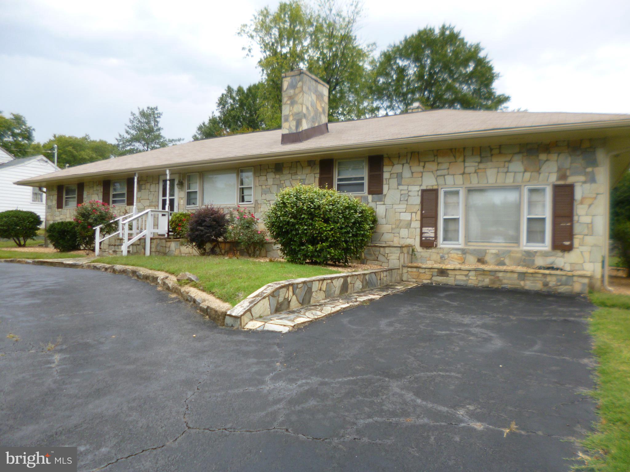 JACKSON PARK - Residential Lease