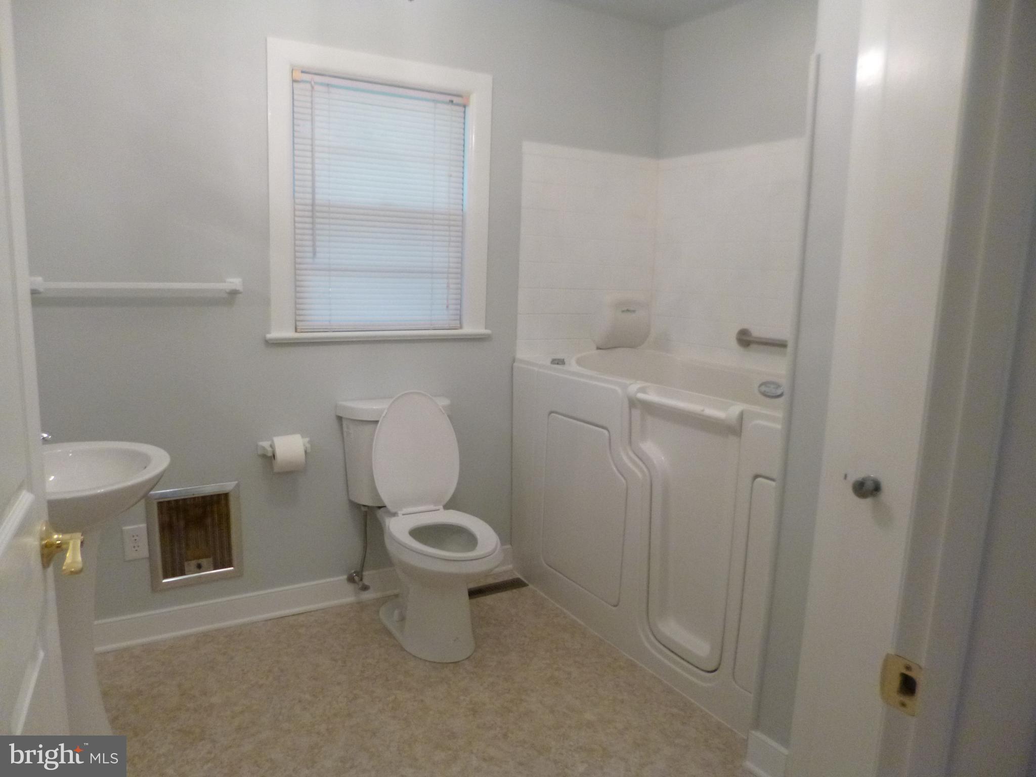 JACKSON PARK - Residential Lease