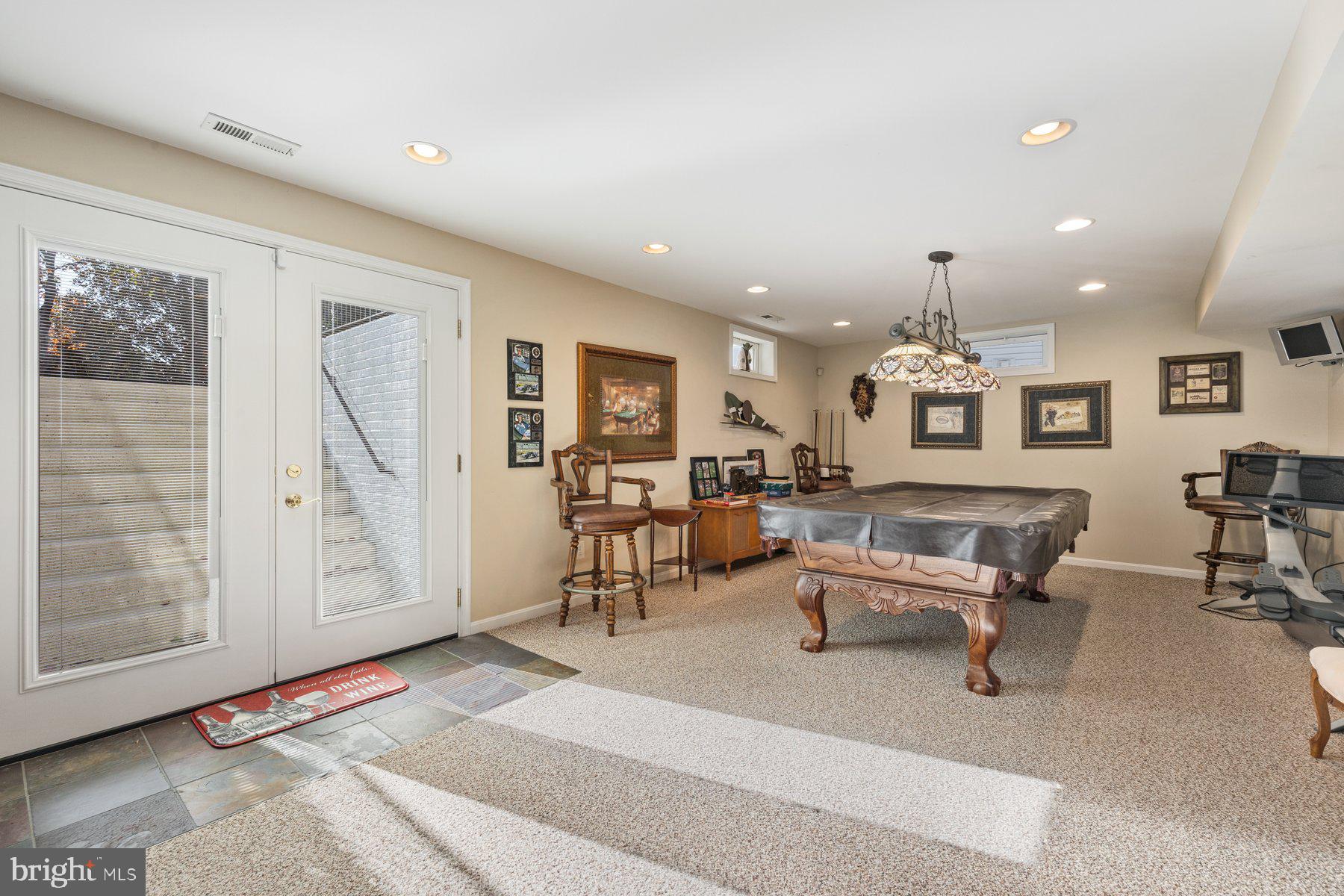 CHAPEL GROVE - Residential