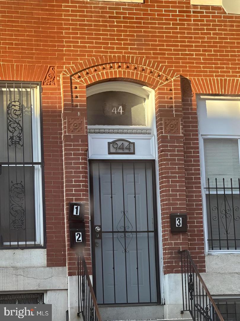 944 HARLEM AVENUE