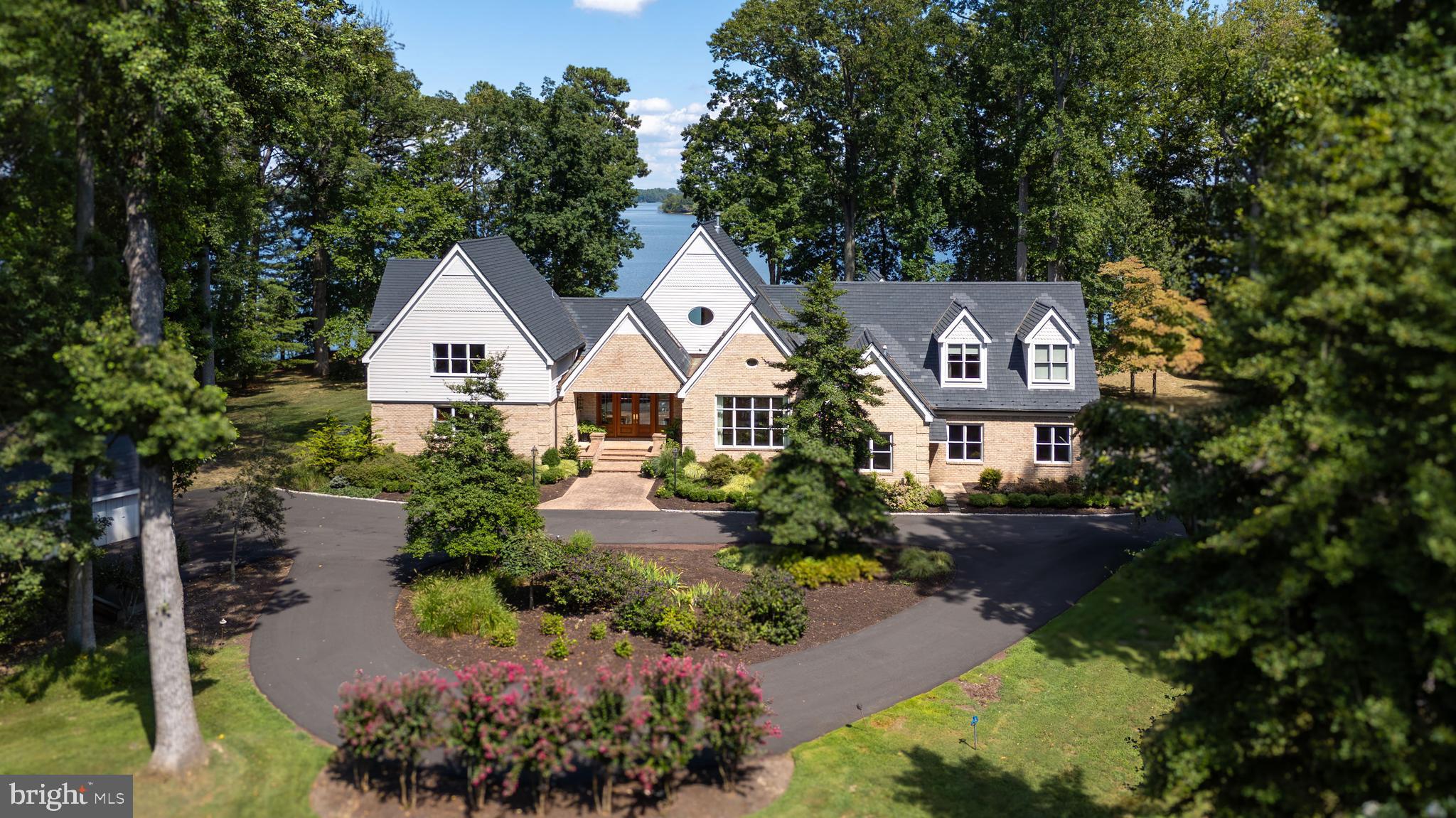 BENNETT POINT - Residential