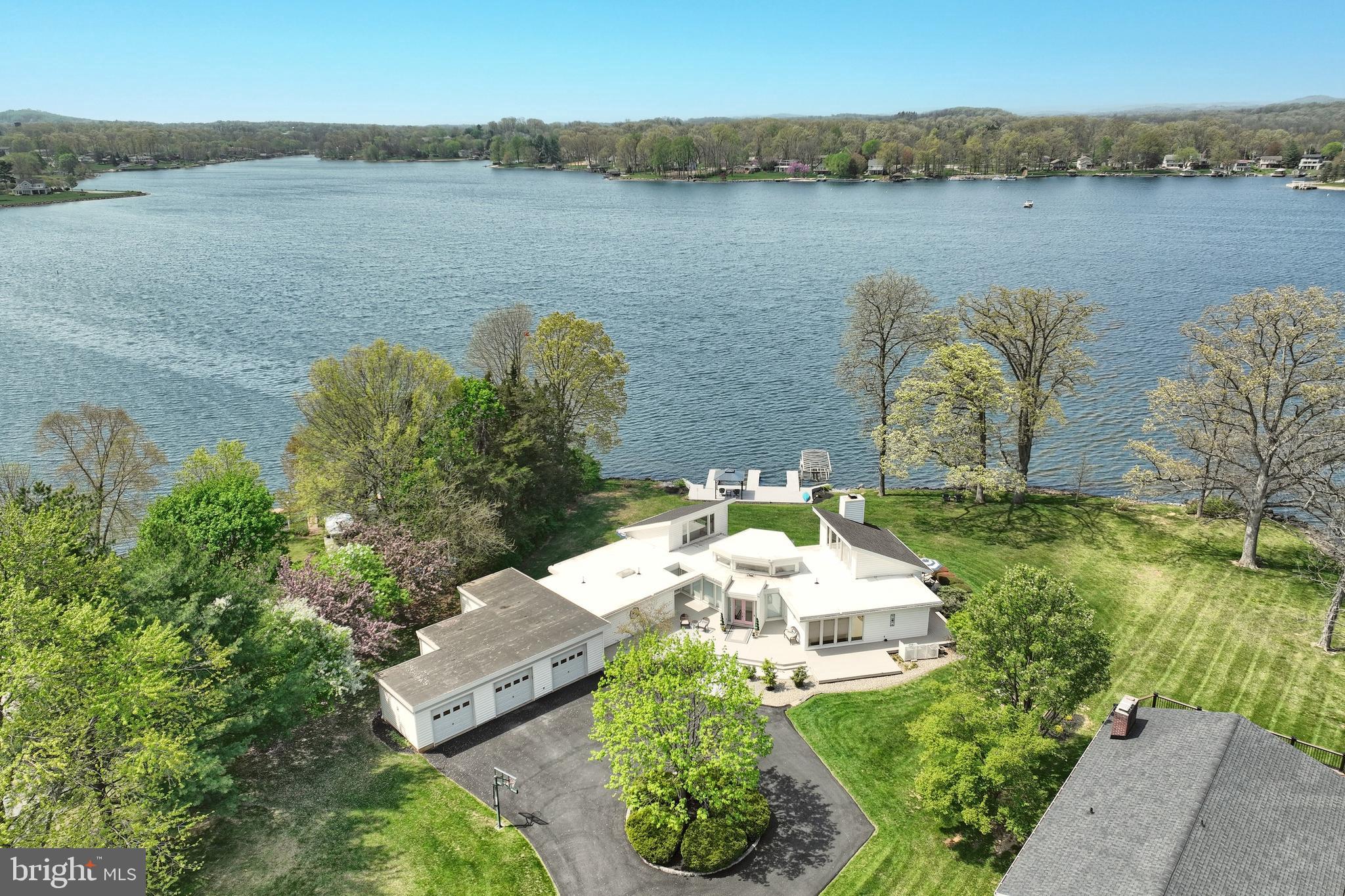 LAKE MEADE - Residential
