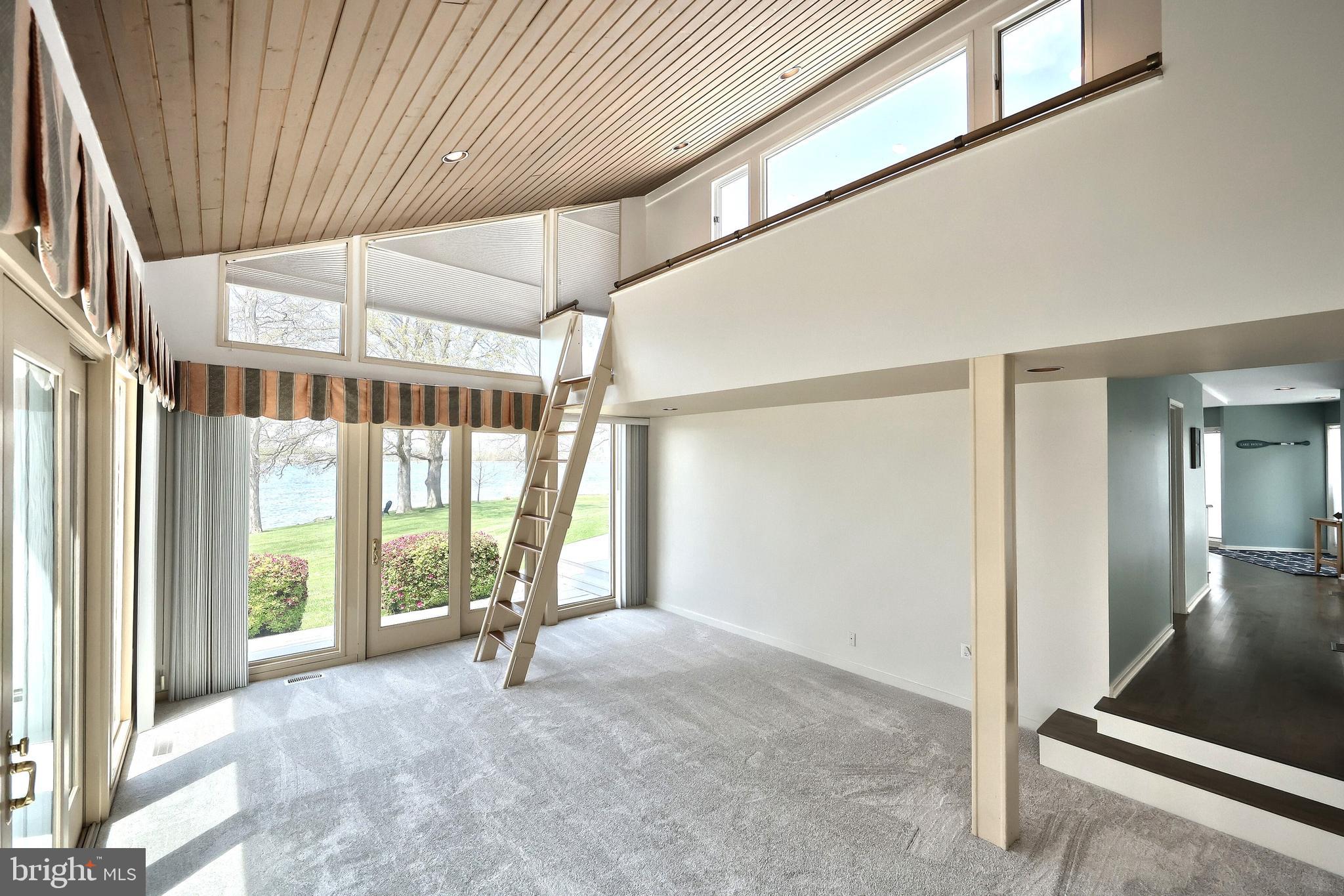LAKE MEADE - Residential