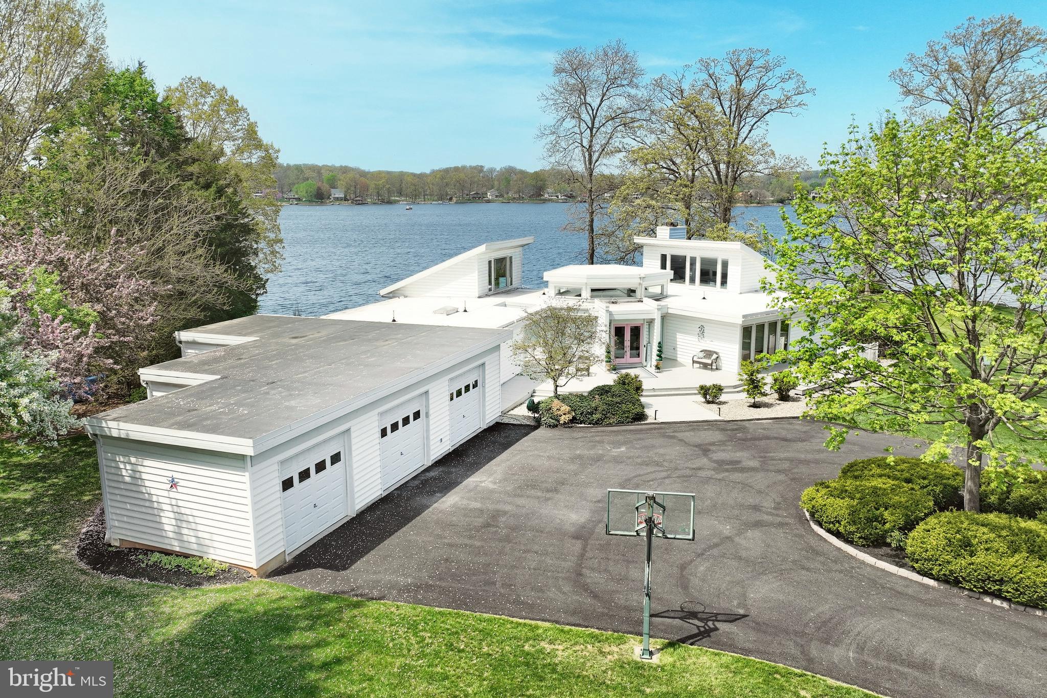 LAKE MEADE - Residential