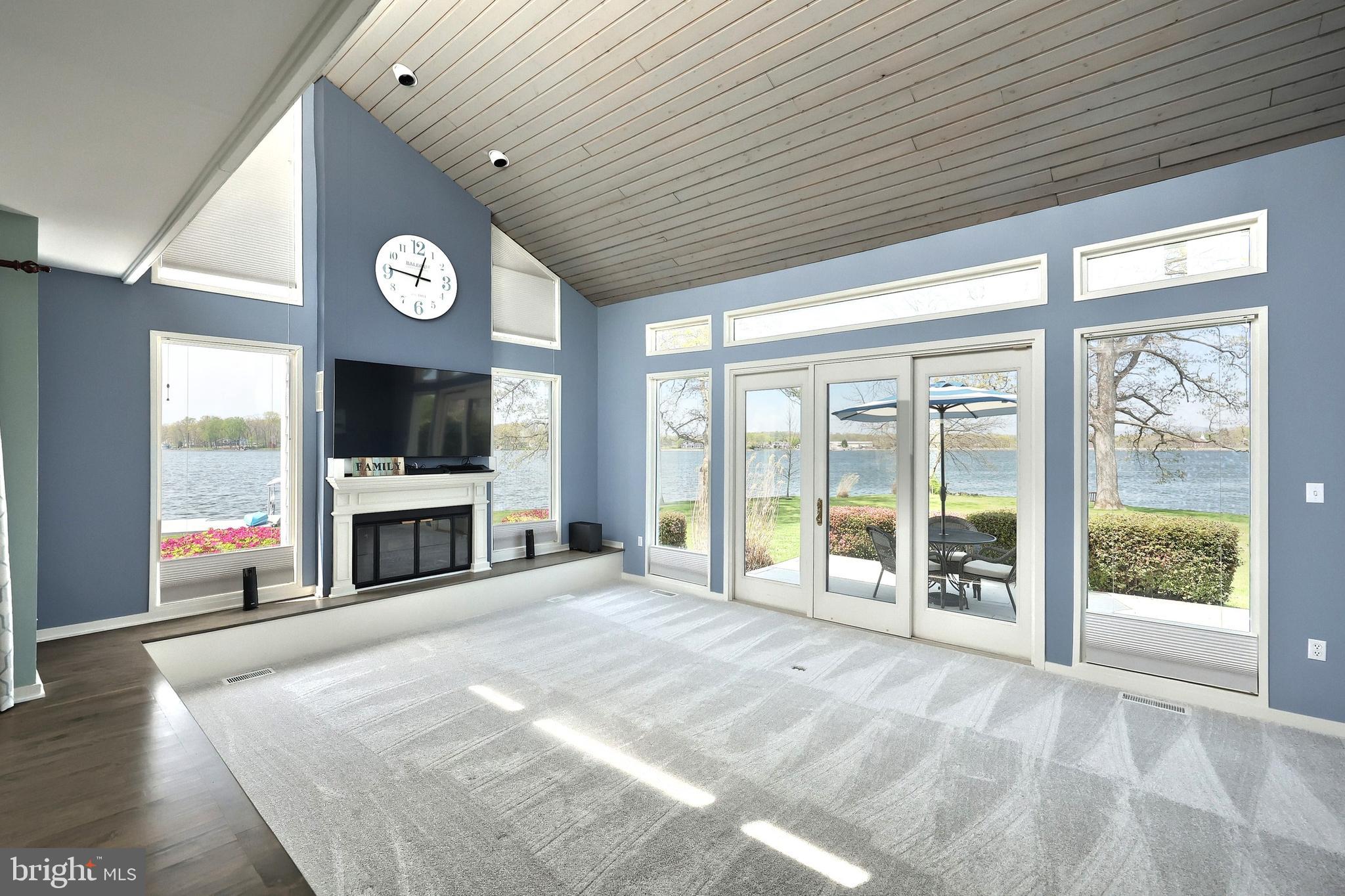 LAKE MEADE - Residential