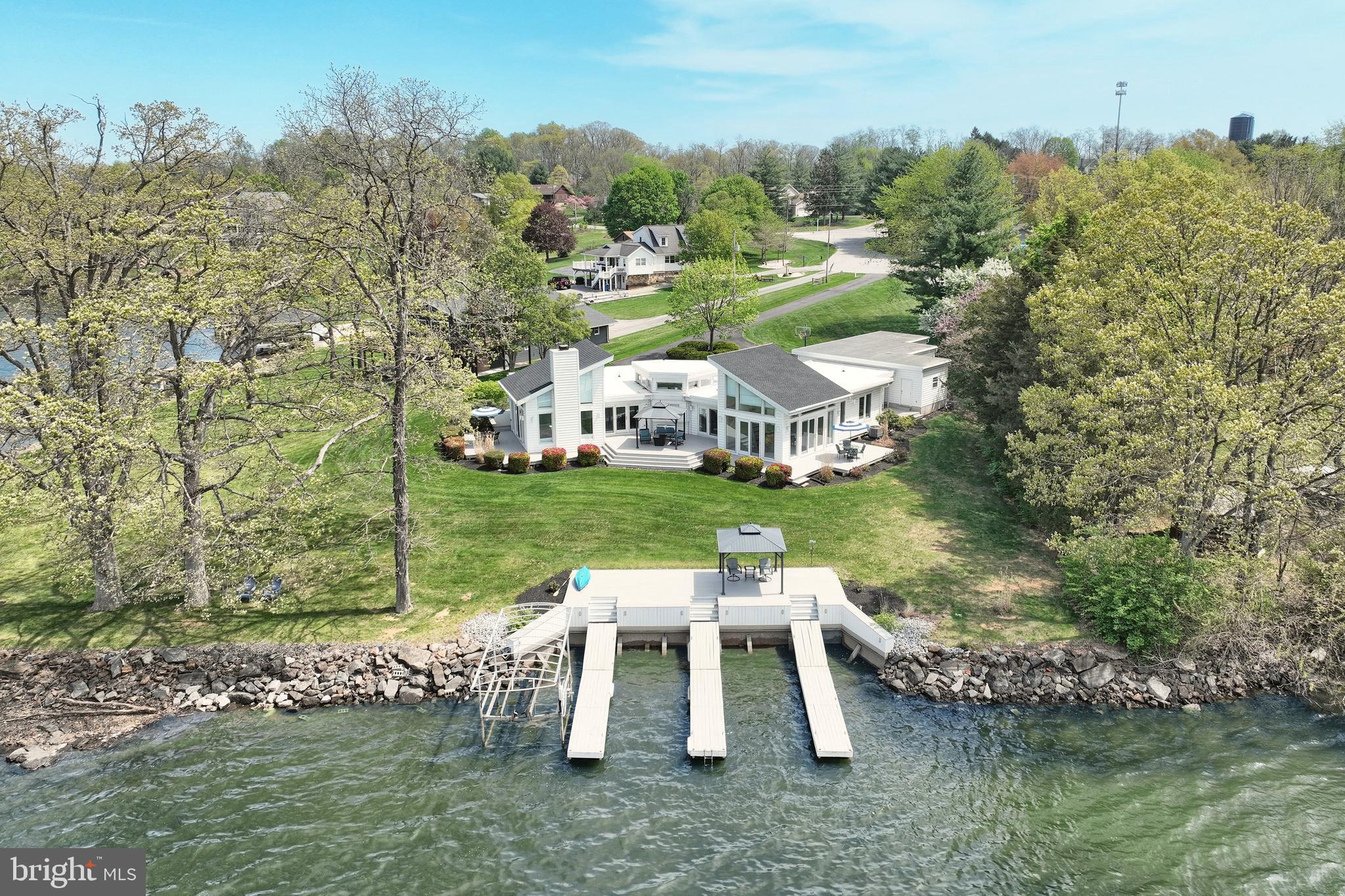 LAKE MEADE - Residential