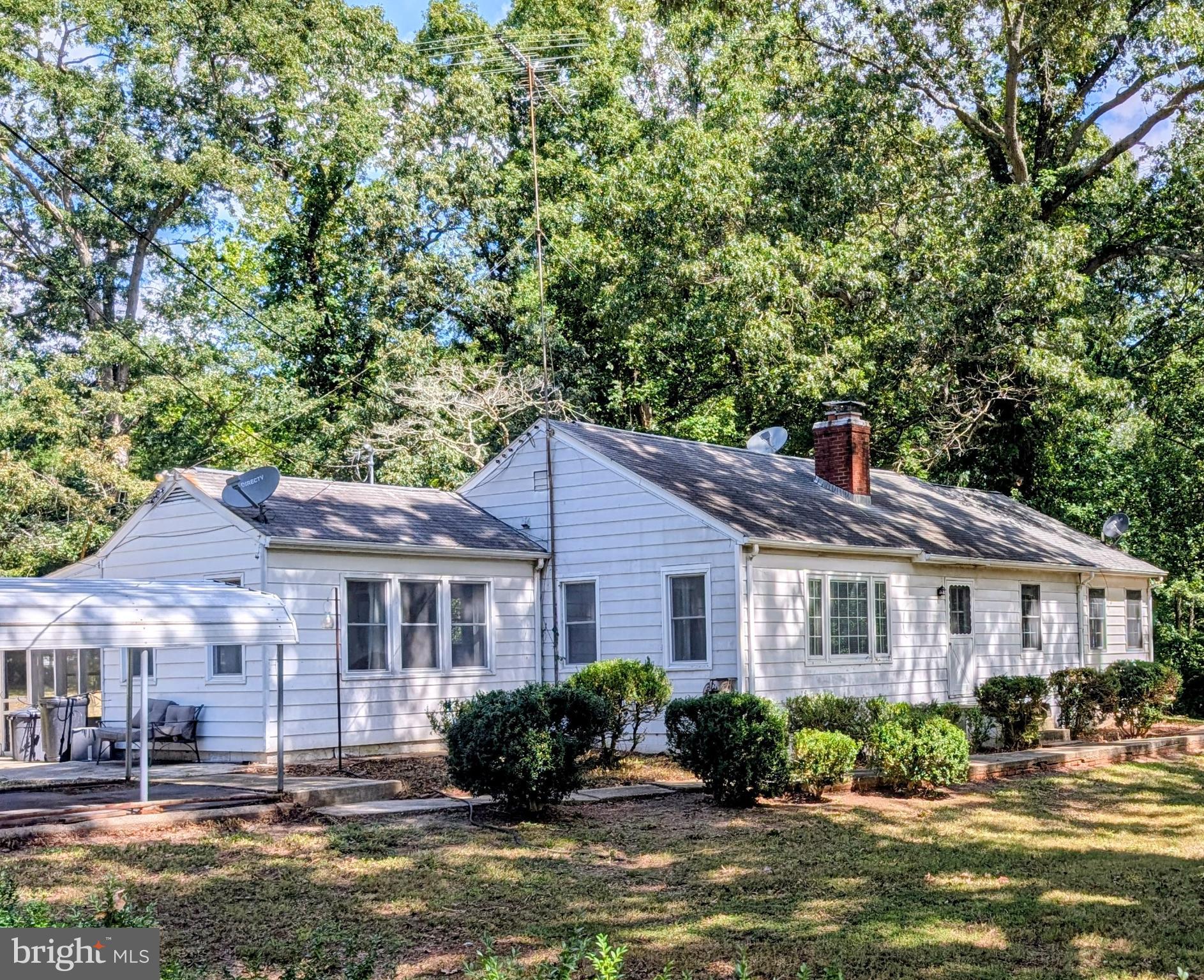3 Bedroom, 2 Bath Rambler located in Town Creek. Large Yard with mature trees. Detached garage/workshop. Located close to shopping and minutes to the Patuxent River Naval Air Station.