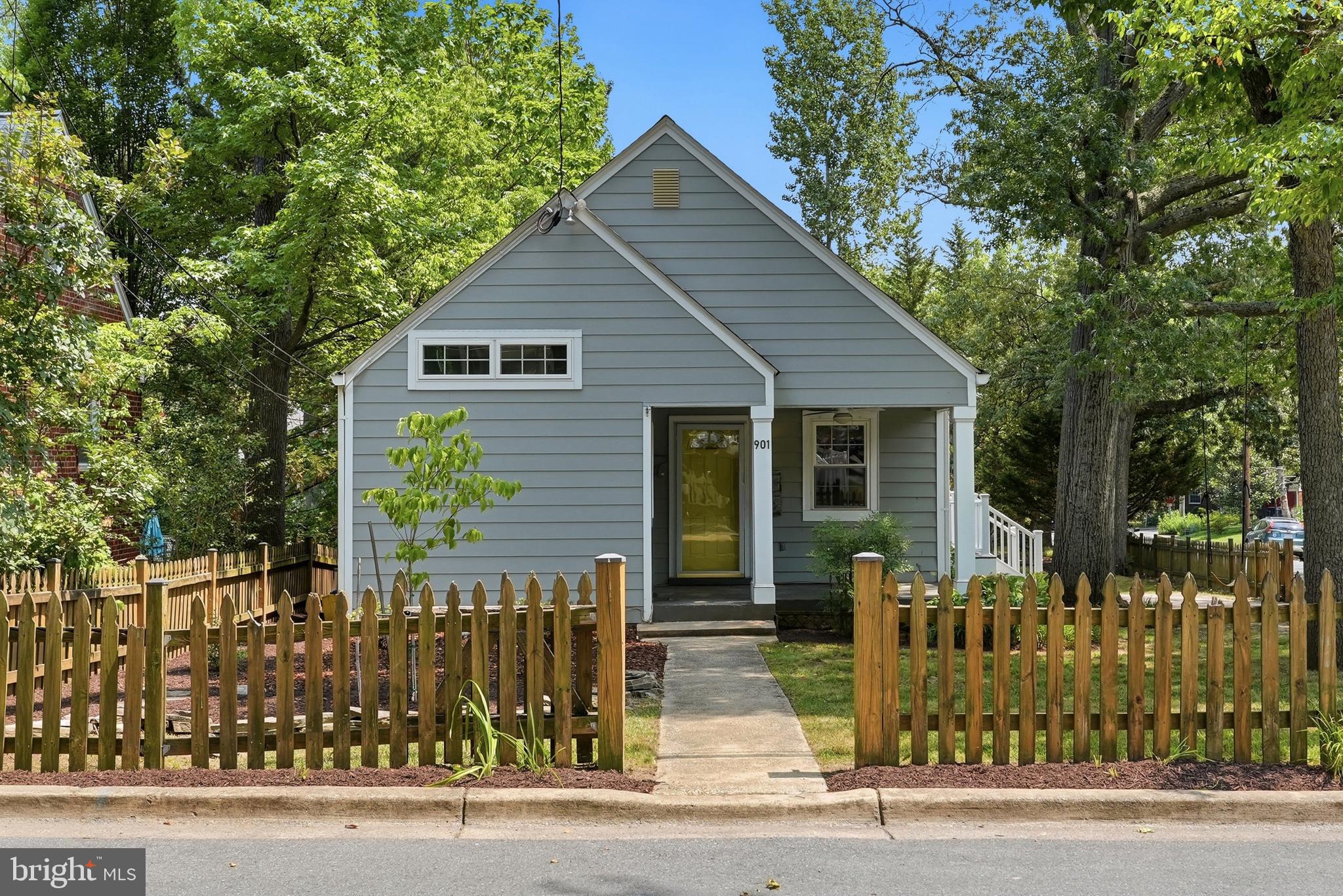 901 DAVIS AVENUE