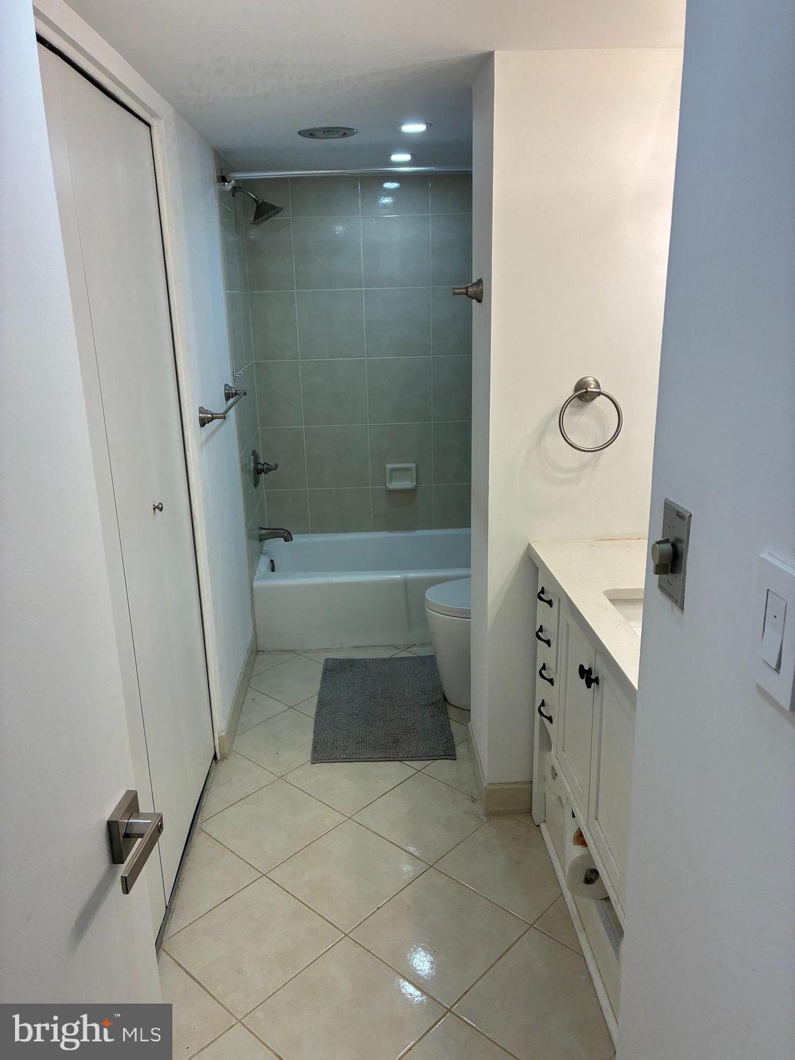 KING OF PRUSSIA - Residential