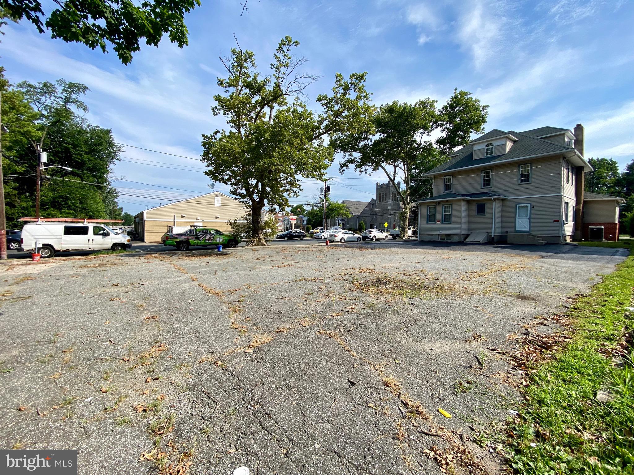 402 S WHITE HORSE PIKE