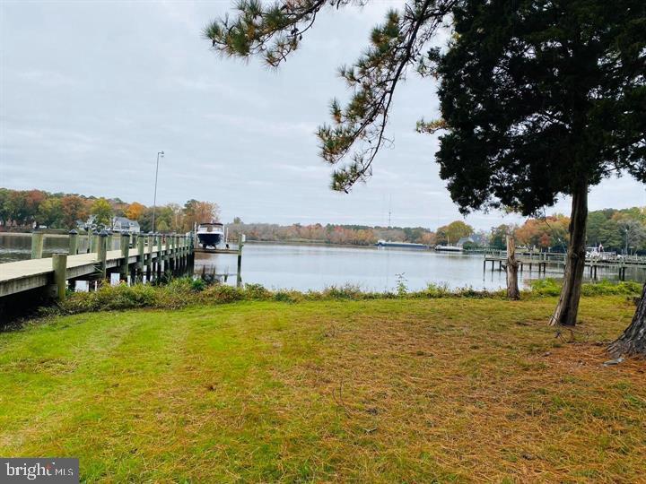 Don't miss this very rare opportunity to purchase a buildable lot on the Wicomico River just over a mile from downtown Salisbury. This property offers access to city water and sewer, with no city taxes while offering stunning views in the much desired area of Riverside Drive. Close to many conveniences yet in a beautiful, peaceful setting. Canoeing, kayaking, boating, & fishing could be in your backyard. . This lot features great elevation near the road and rip-rap protecting the shore line. This property is listed under the tax assessed value. View the property by appointment only. Call an agent to schedule your viewing appointment today. *Please use caution when walking the lot. **Do not walk on the neighbor's dock.