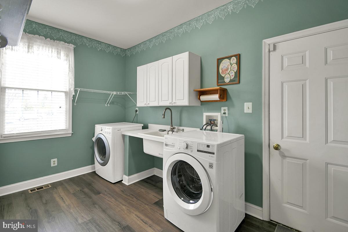 ESTATES AT BROOKSIDE - Residential