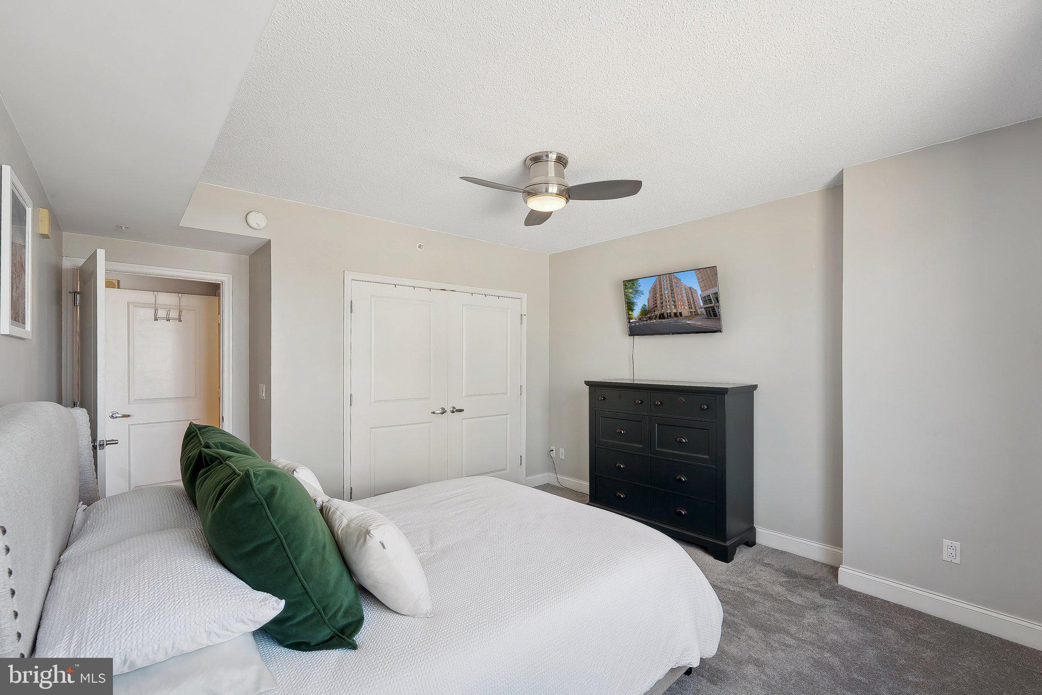 THE PHOENIX CONDOMINIUMS - Residential Lease