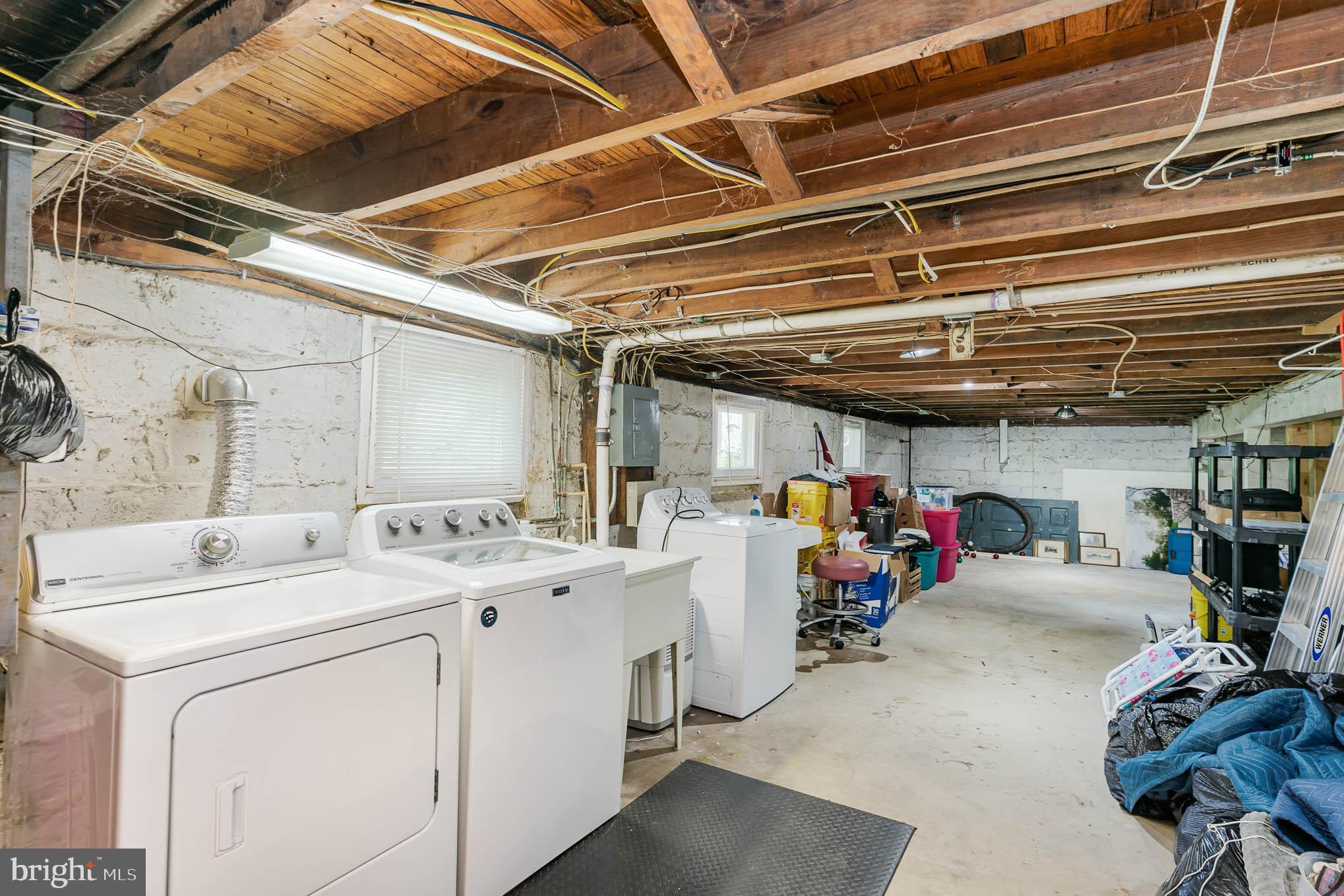 MIDDLE RIVER - Residential