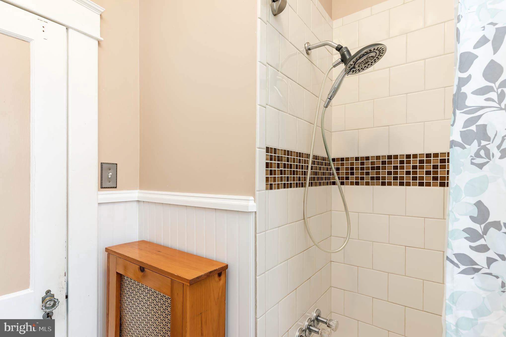 MIDDLE RIVER - Residential