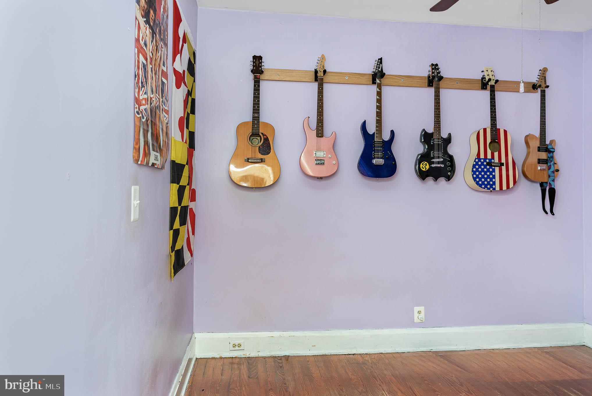 MIDDLE RIVER - Residential