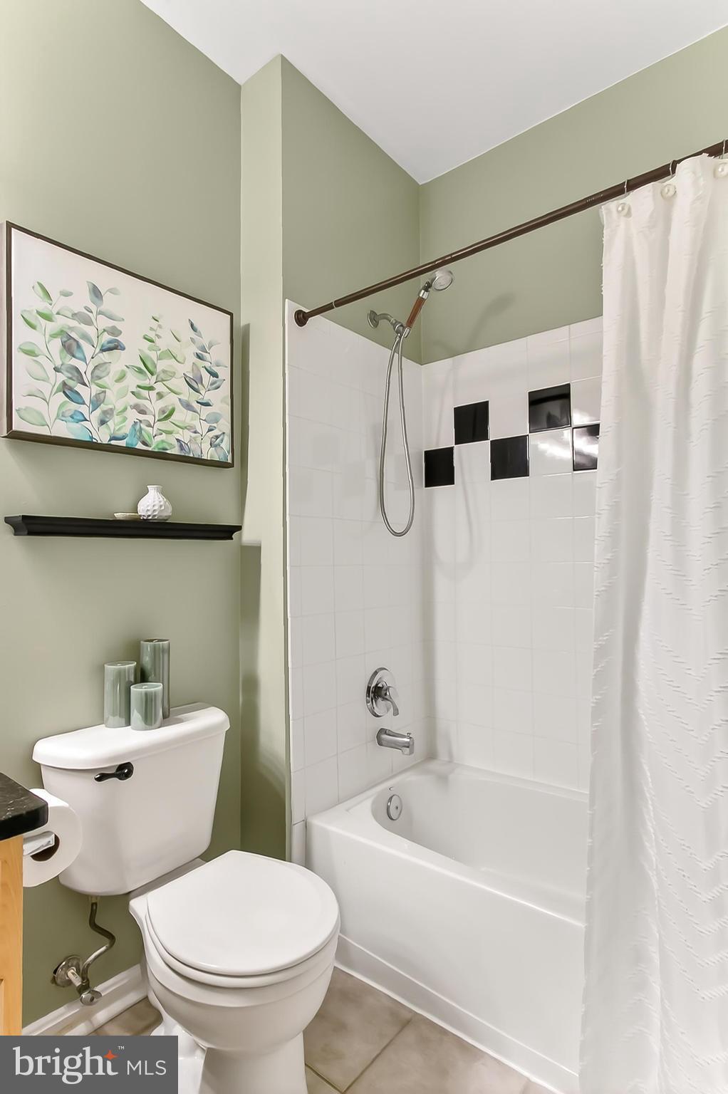 MARQUIS AT VIENNA STATION - Residential