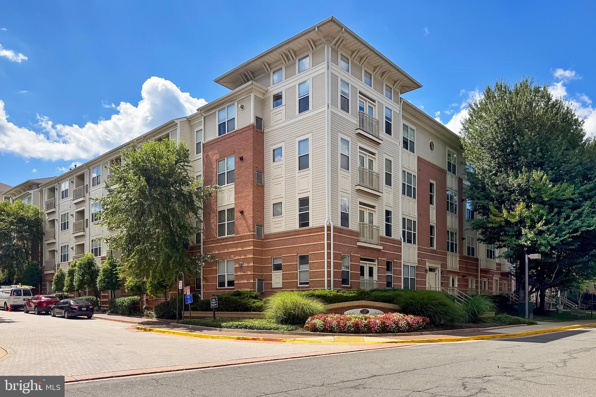 2791 CENTERBORO DRIVE 76