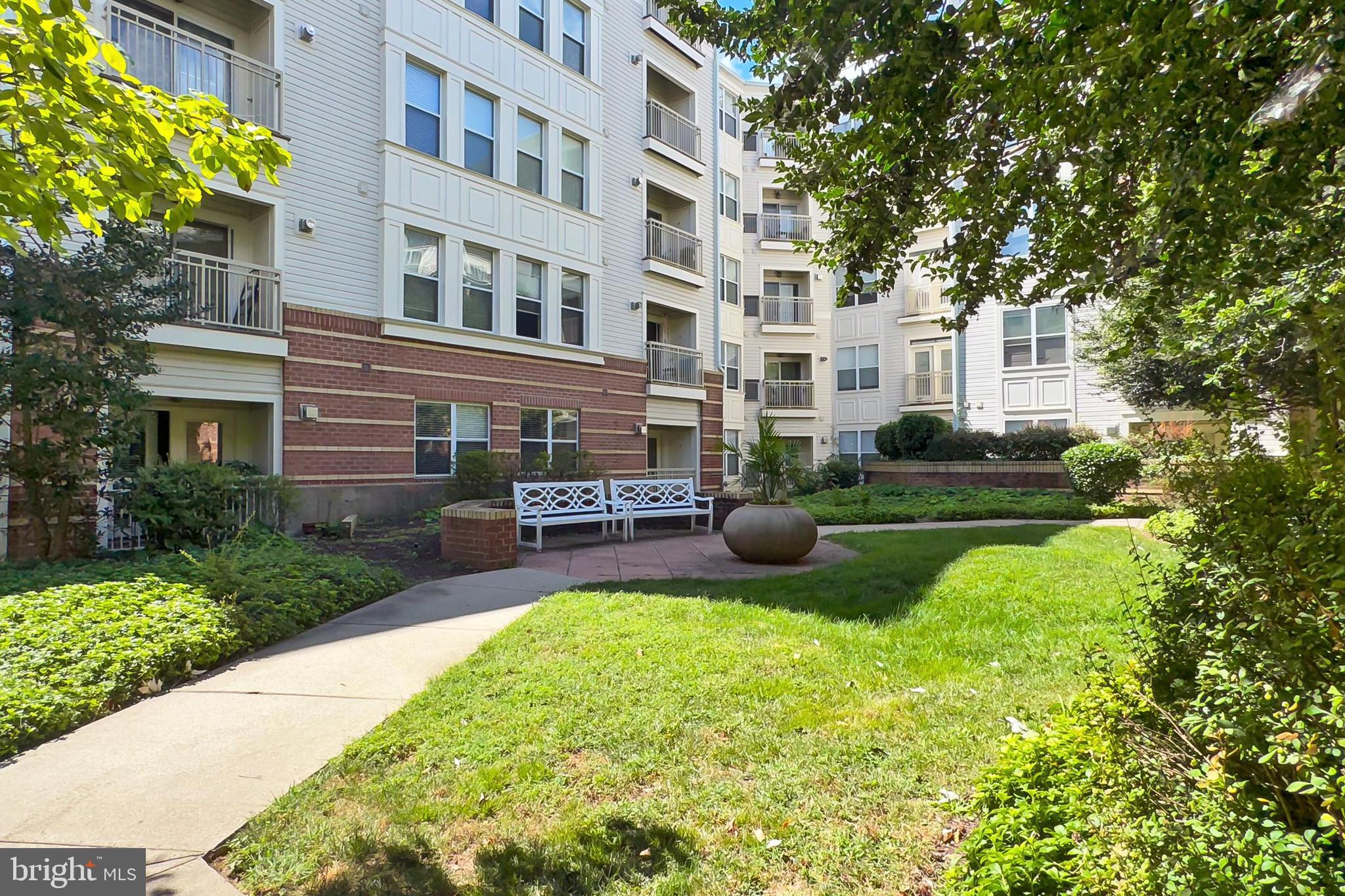 MARQUIS AT VIENNA STATION - Residential