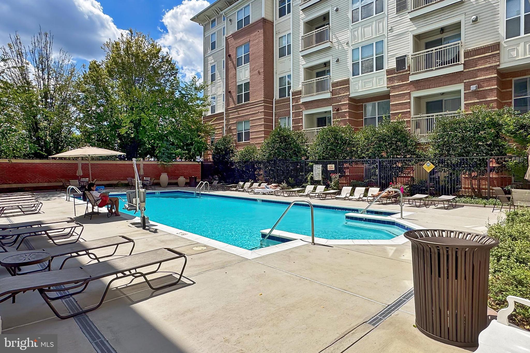 MARQUIS AT VIENNA STATION - Residential