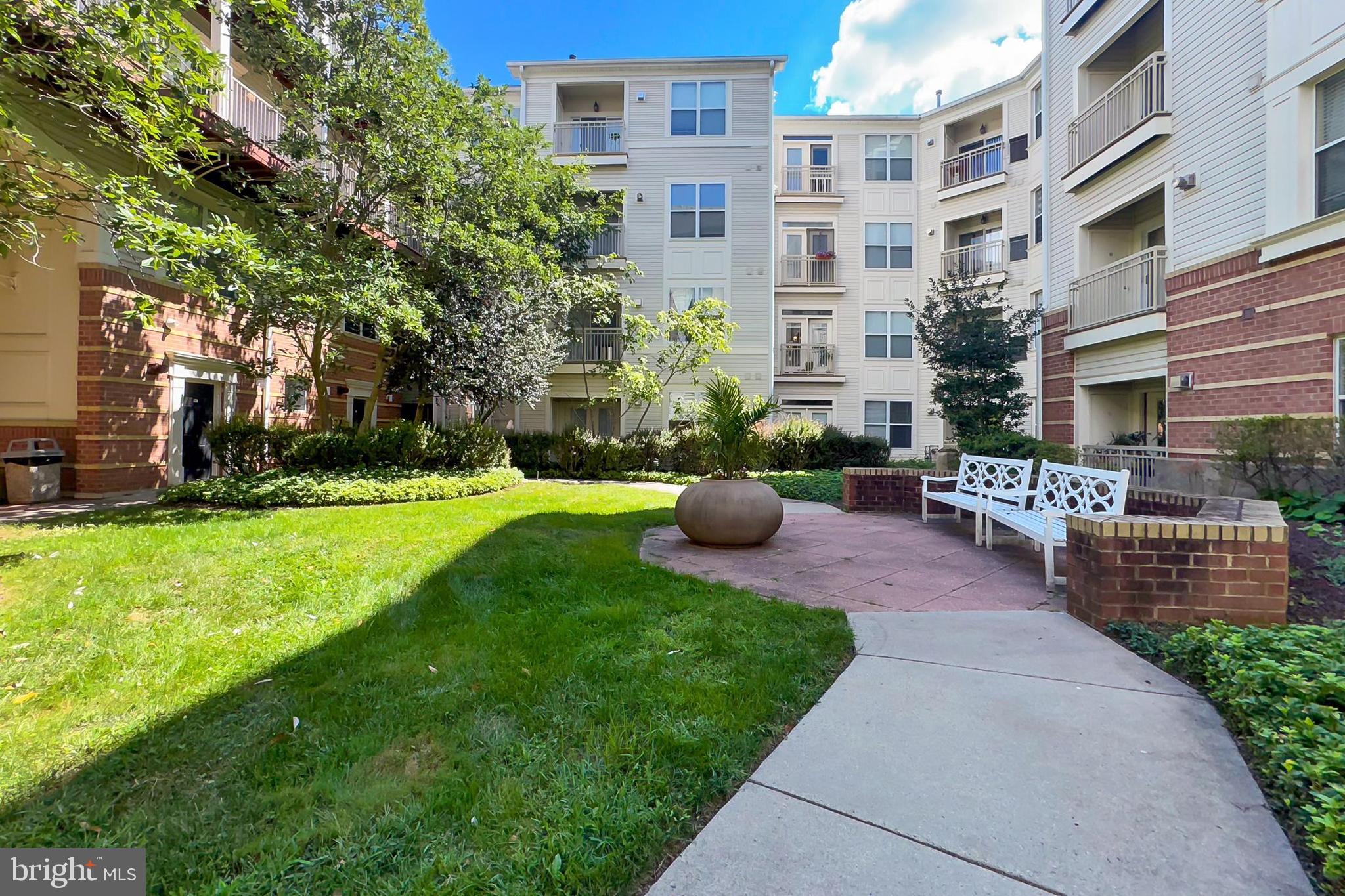 MARQUIS AT VIENNA STATION - Residential