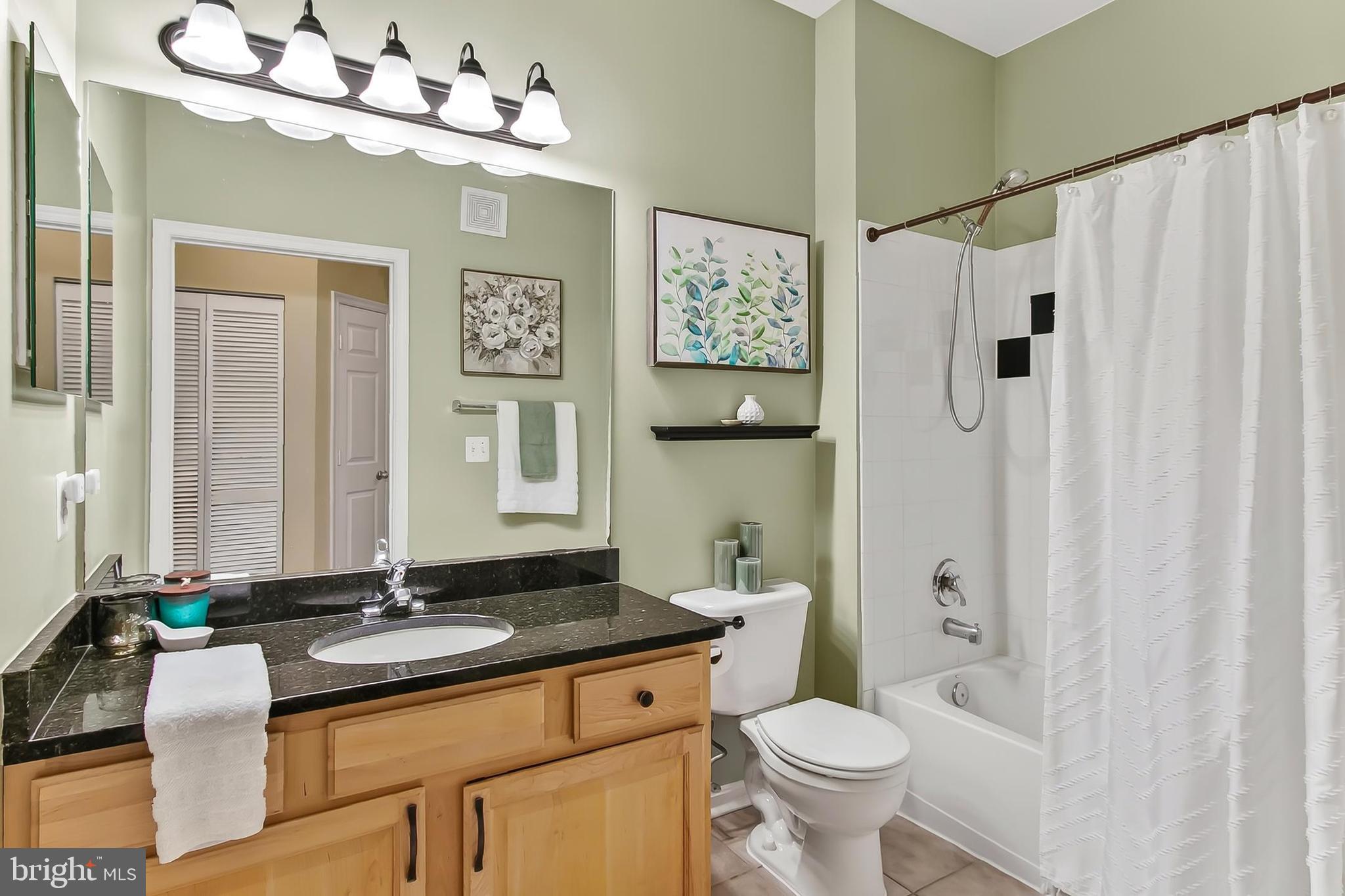 MARQUIS AT VIENNA STATION - Residential