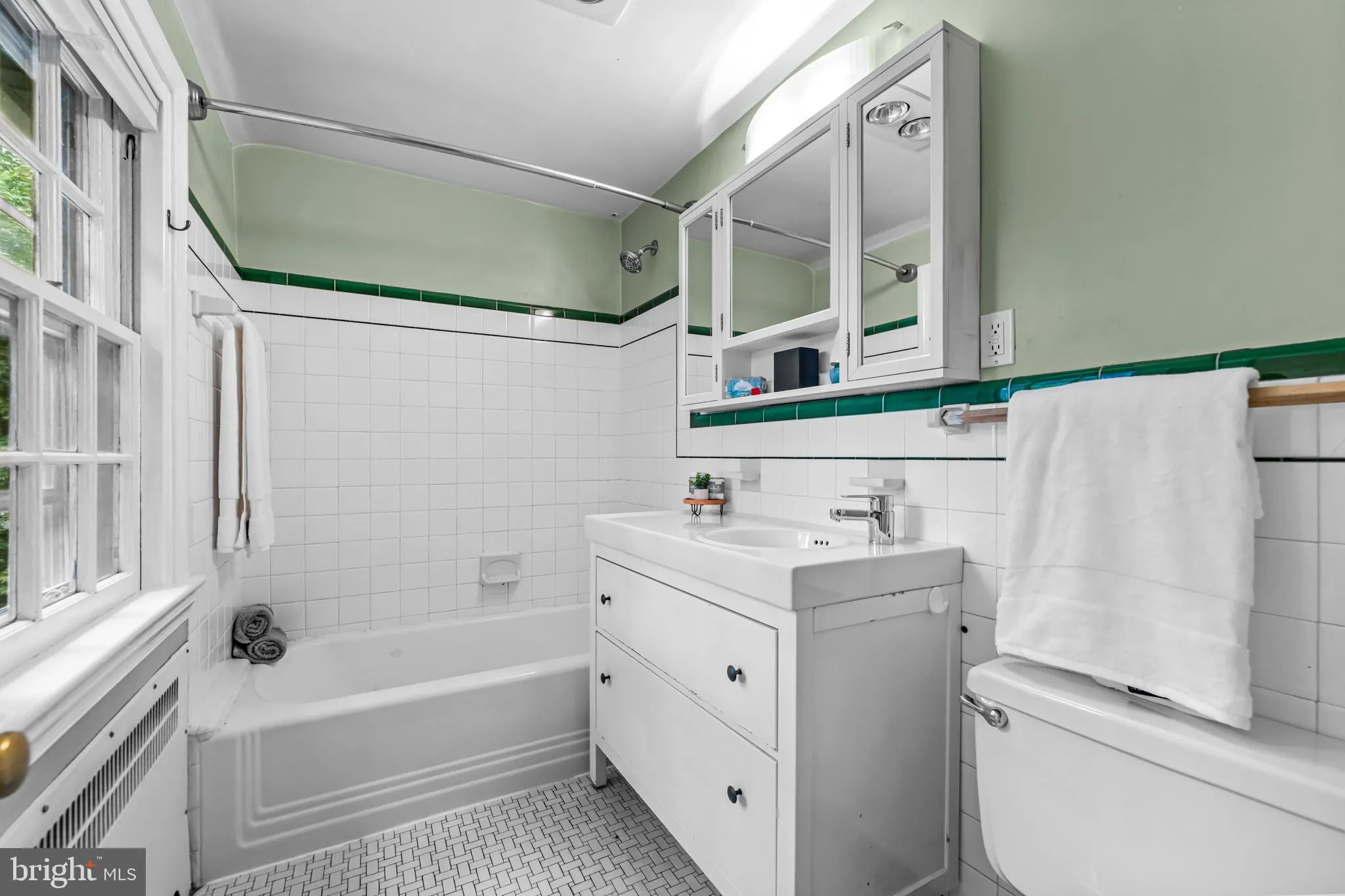 Merion Station, Pennsylvania 19066, United States, 3 Bedrooms Bedrooms, ,2 BathroomsBathrooms,Residential,Coming Soon,170422