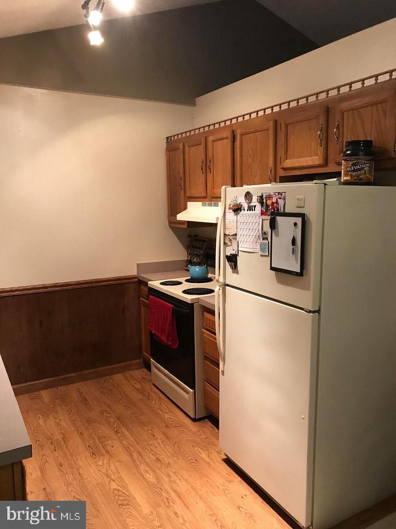 SHERWOOD ACRES - Residential