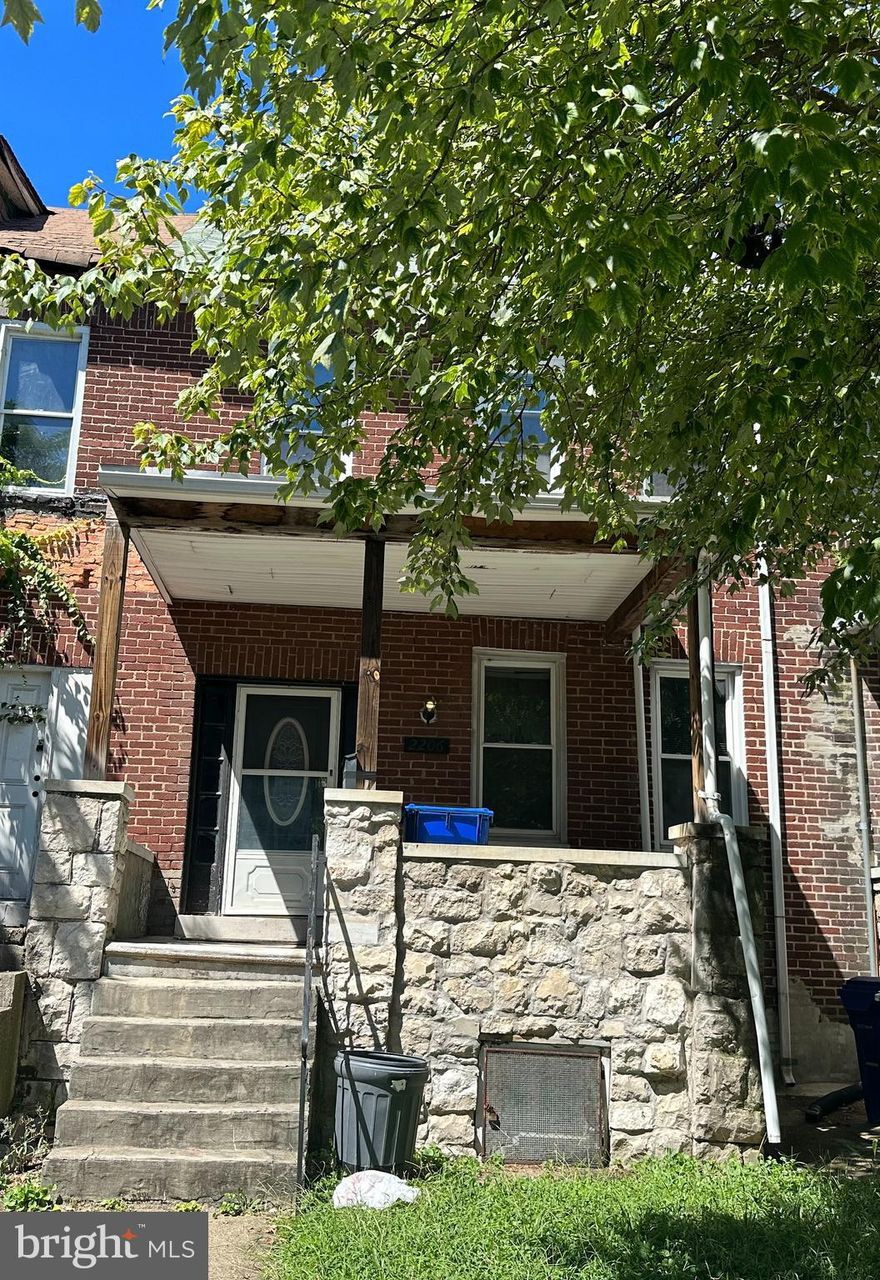 ****INVESTOR ALERT!!!!! 3 Bedroom 1.5 Bathroom property close to Druid Hill Park and Mondawmin.  Not a complete gut but needs updating as well as updates to utilities.  Seller is motivated and ready to transition.  Don't miss out on this opportunity!