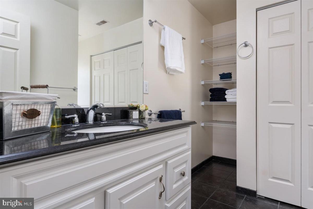 CENTREVILLE - Residential