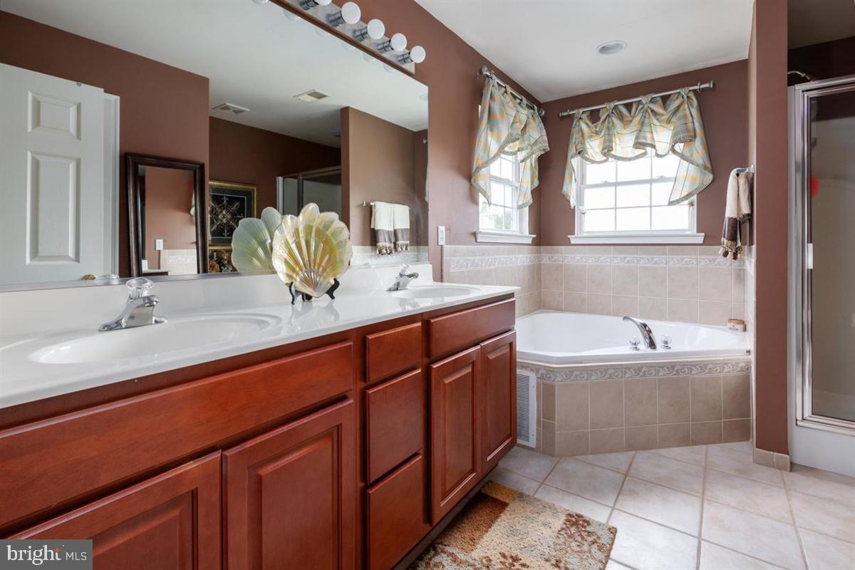 CENTREVILLE - Residential