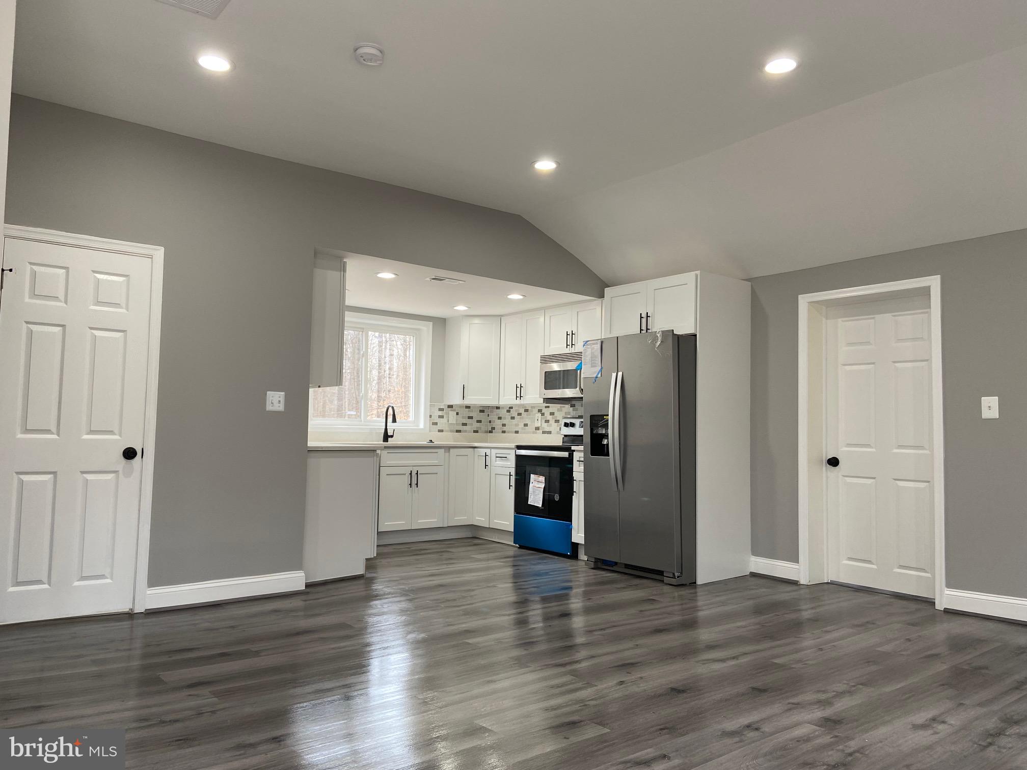 LAKE JACKSON - Residential