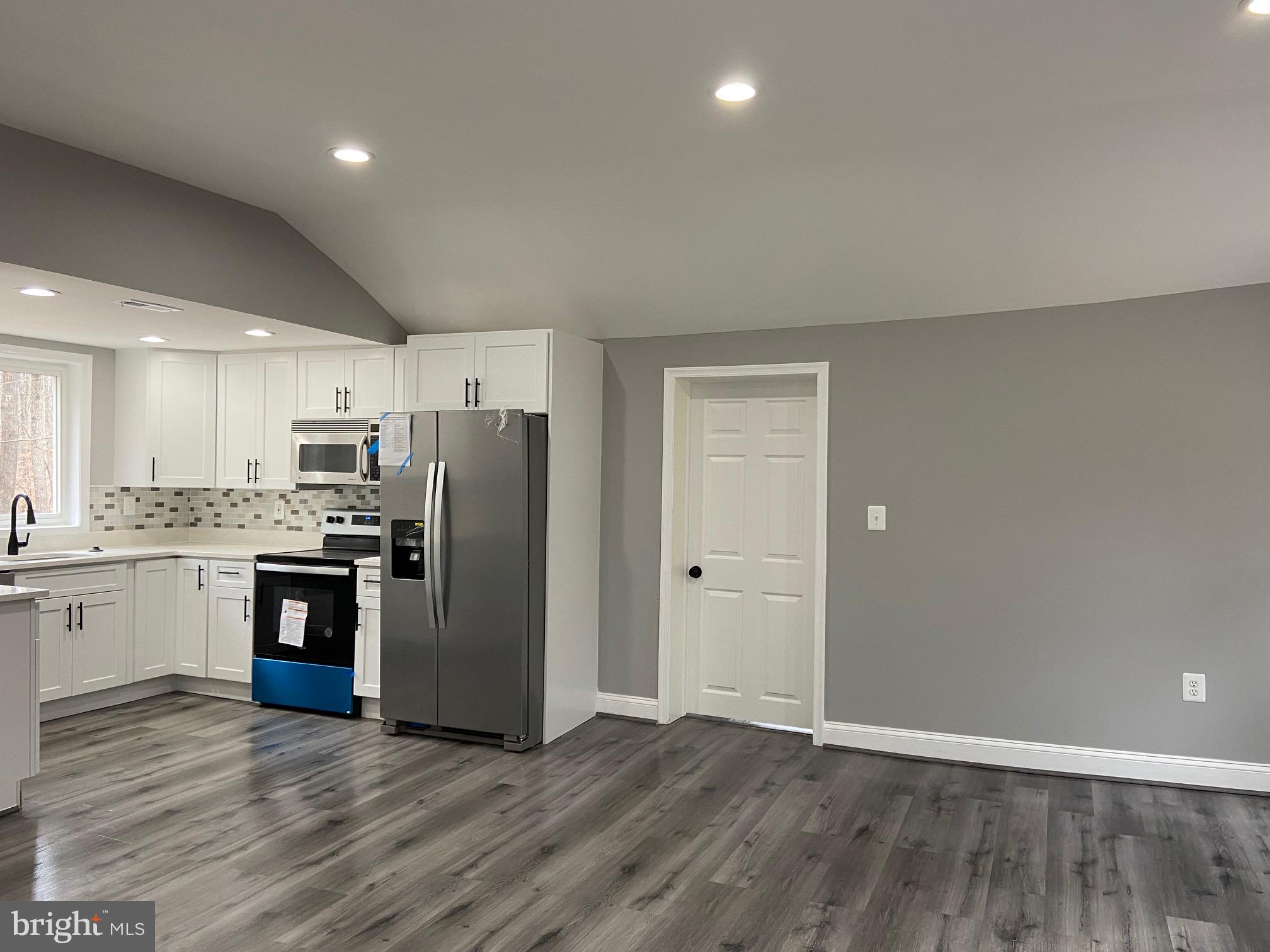 LAKE JACKSON - Residential