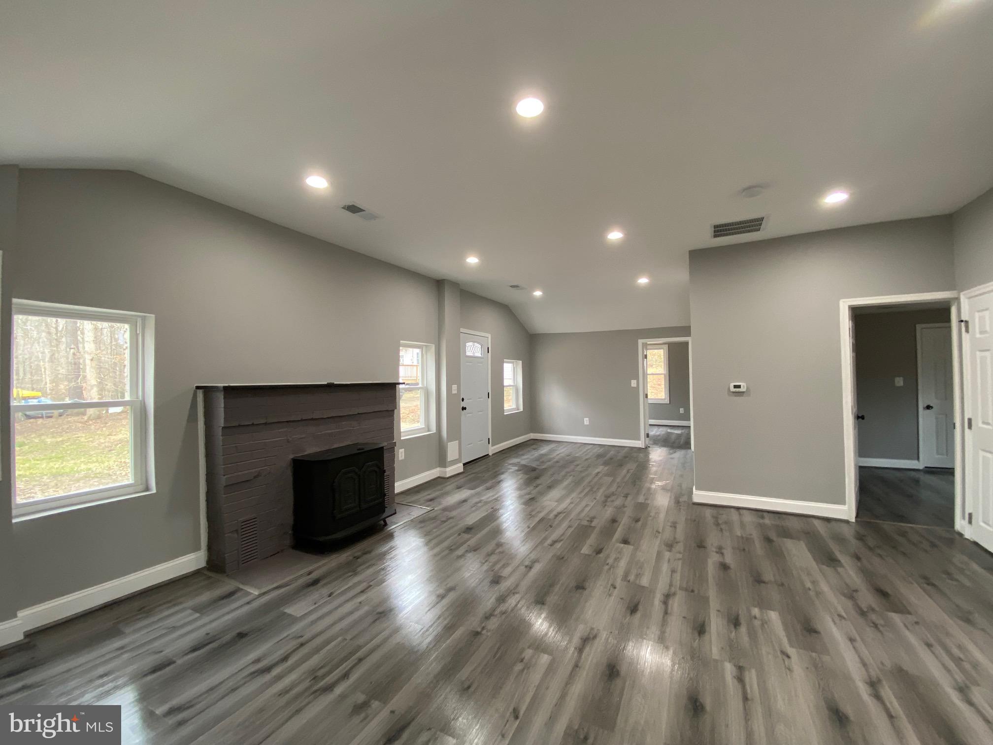 LAKE JACKSON - Residential