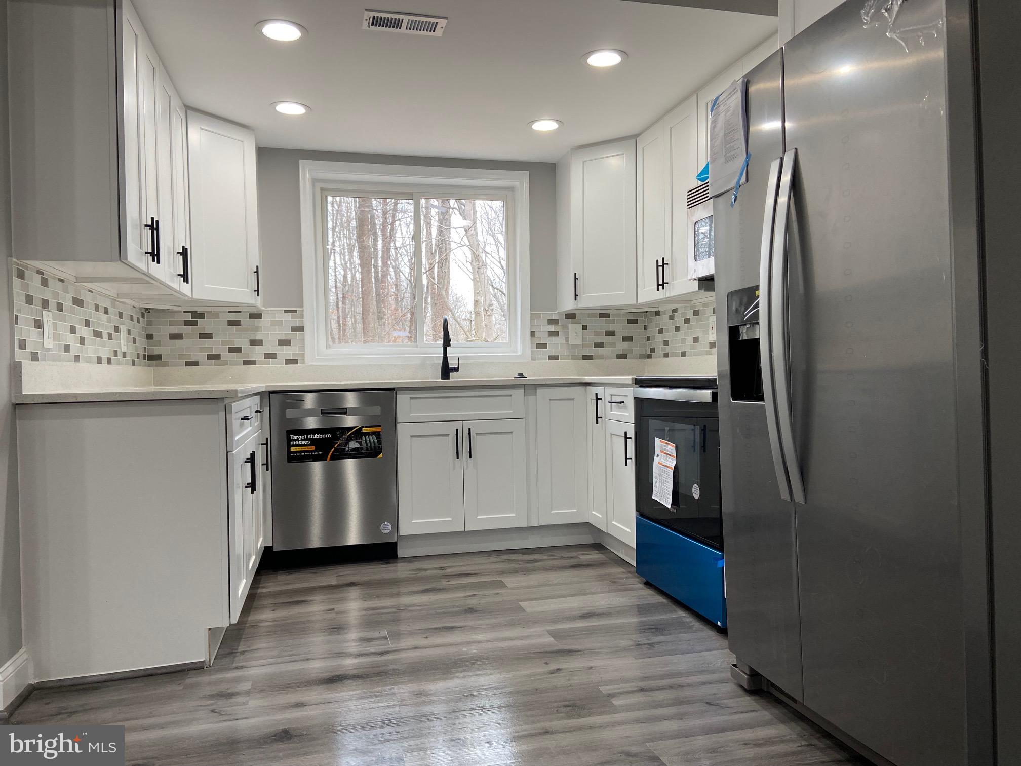 LAKE JACKSON - Residential