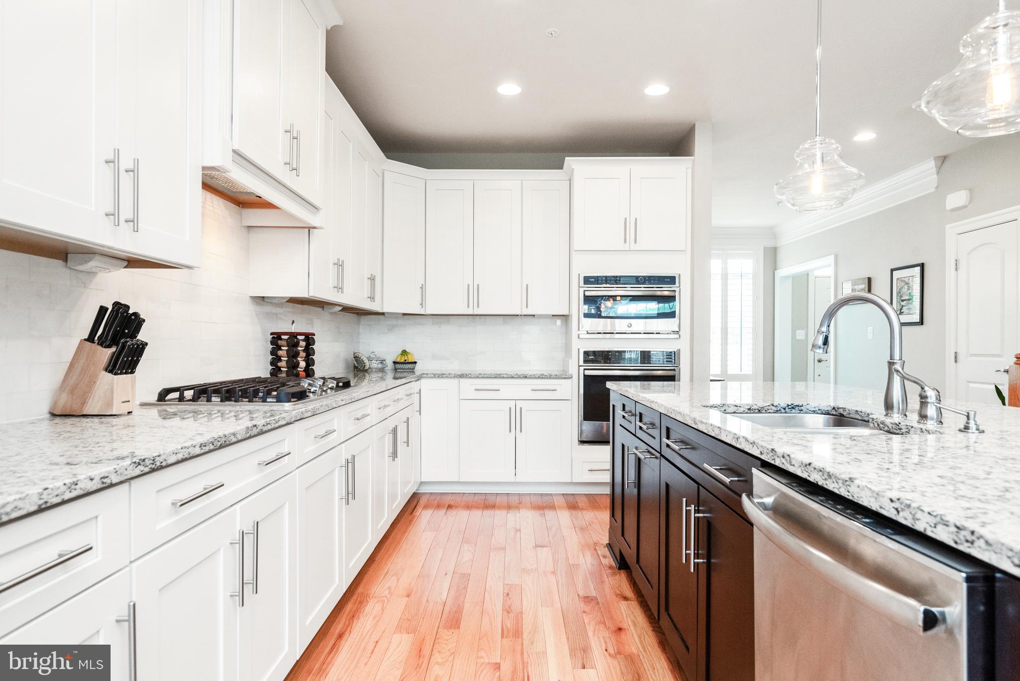 TAYLOR VILLAGE - Residential