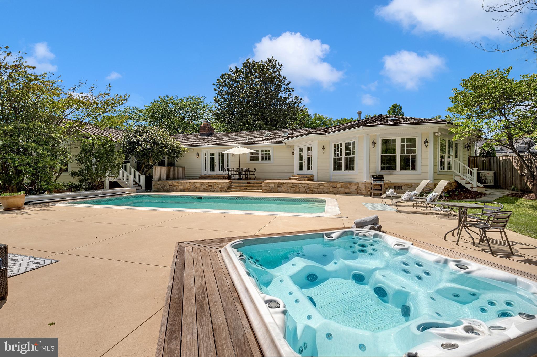 LUXMANOR - Residential