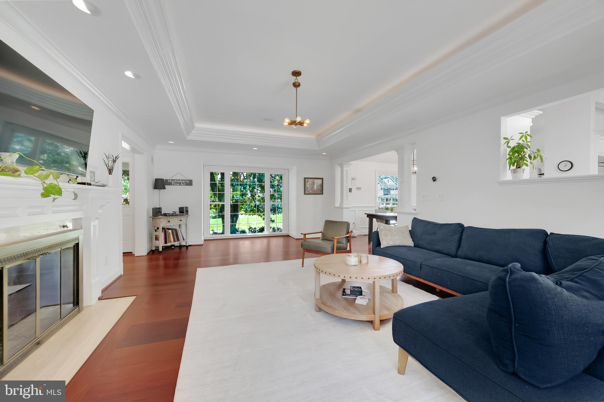 LUXMANOR - Residential