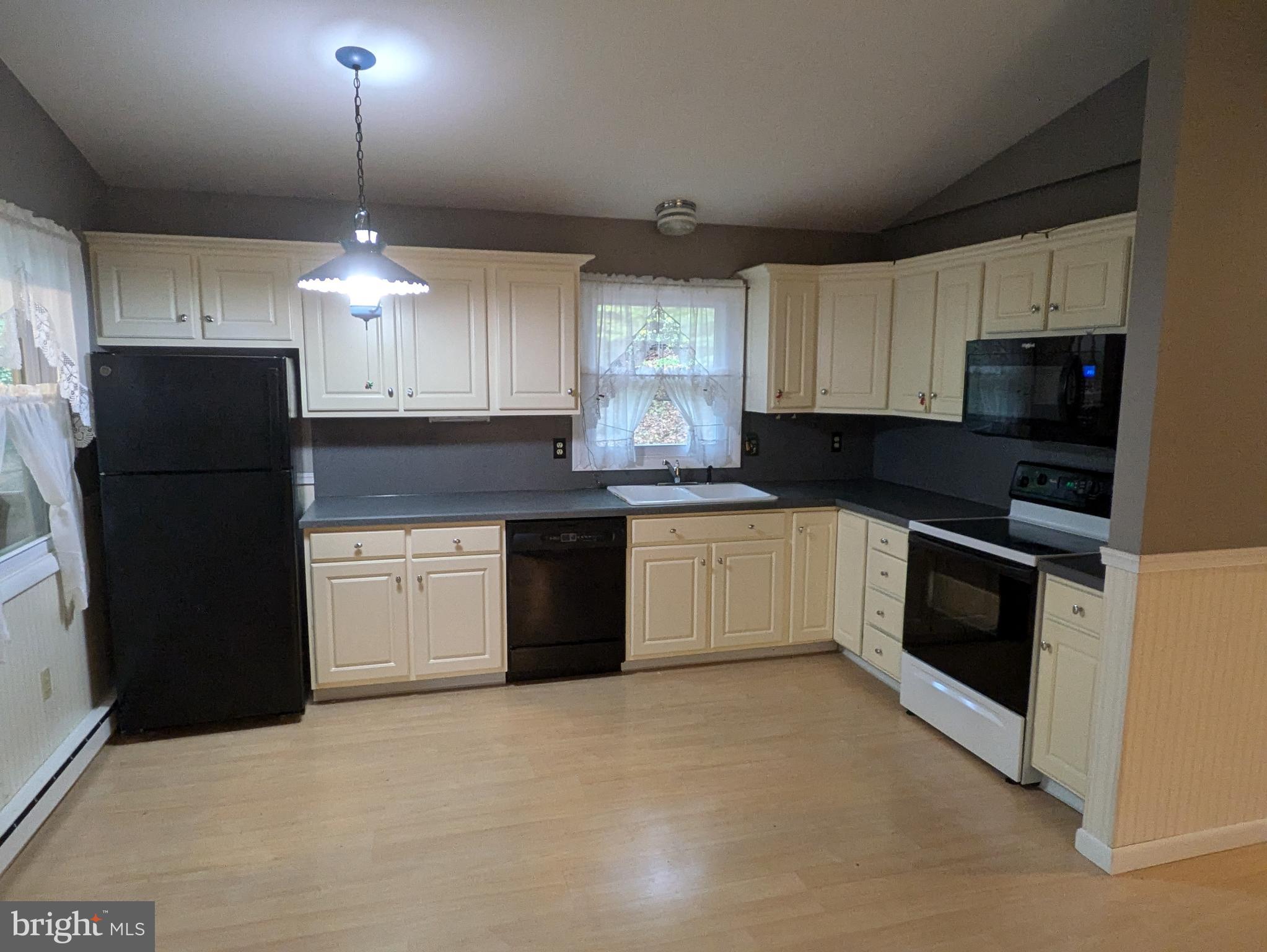 SAVILLE TOWNSHIP - Residential