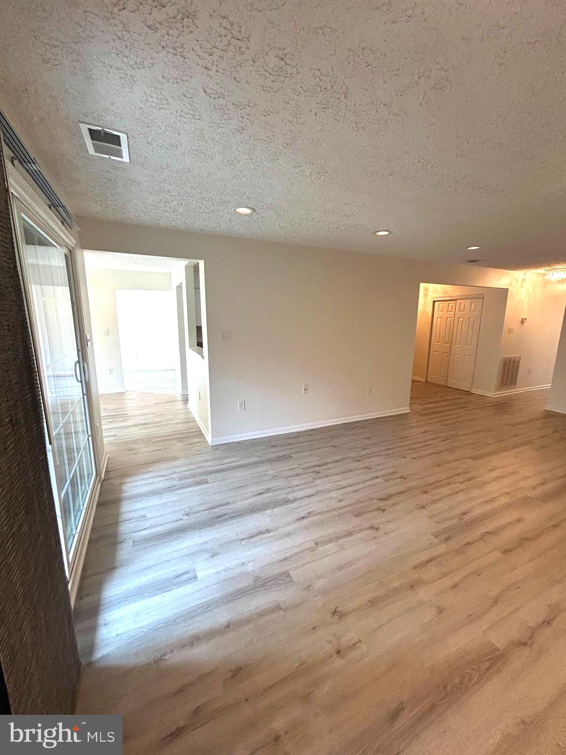 THE FALLS GARDEN - Residential Lease
