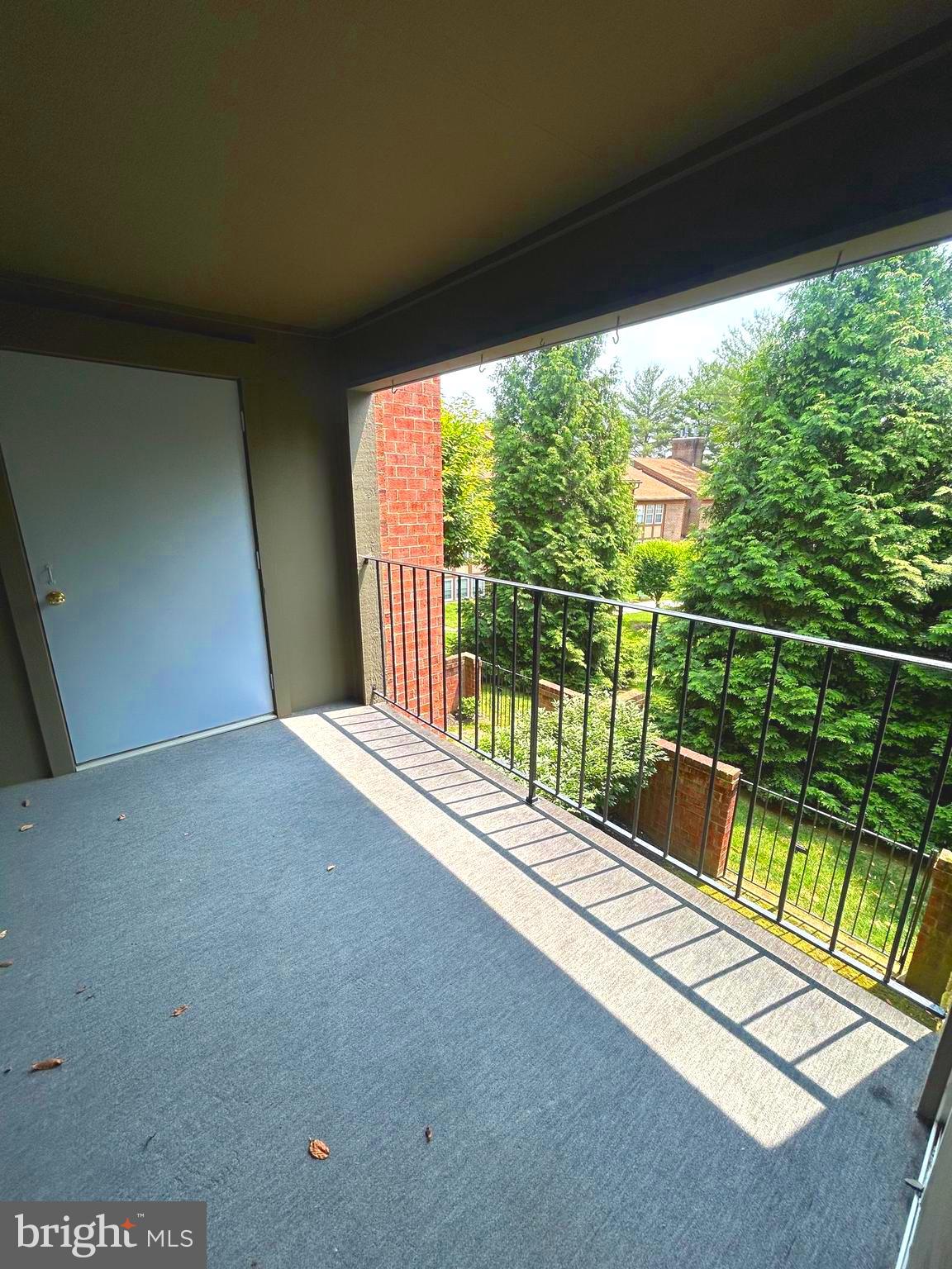 THE FALLS GARDEN - Residential Lease