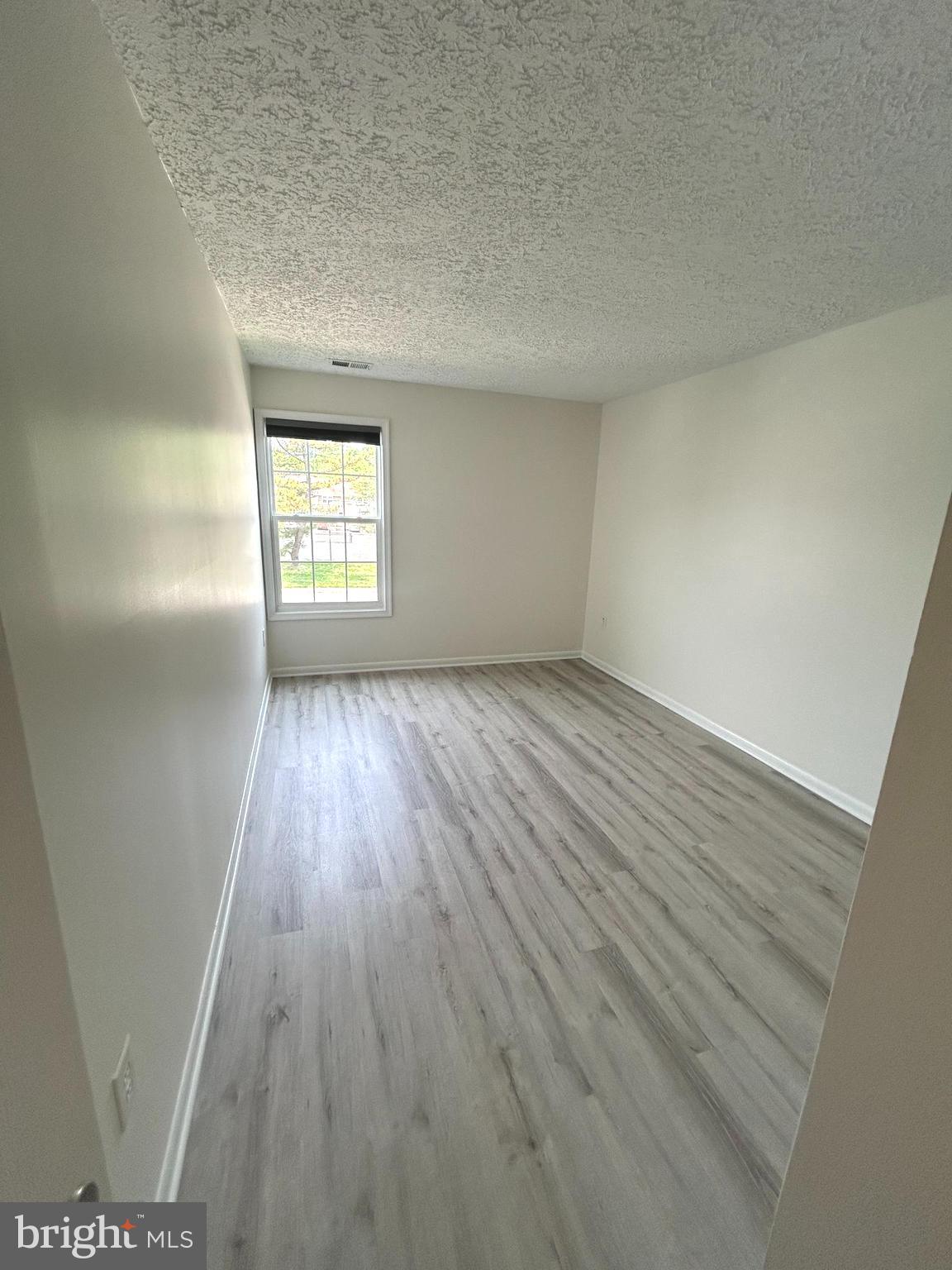 THE FALLS GARDEN - Residential Lease