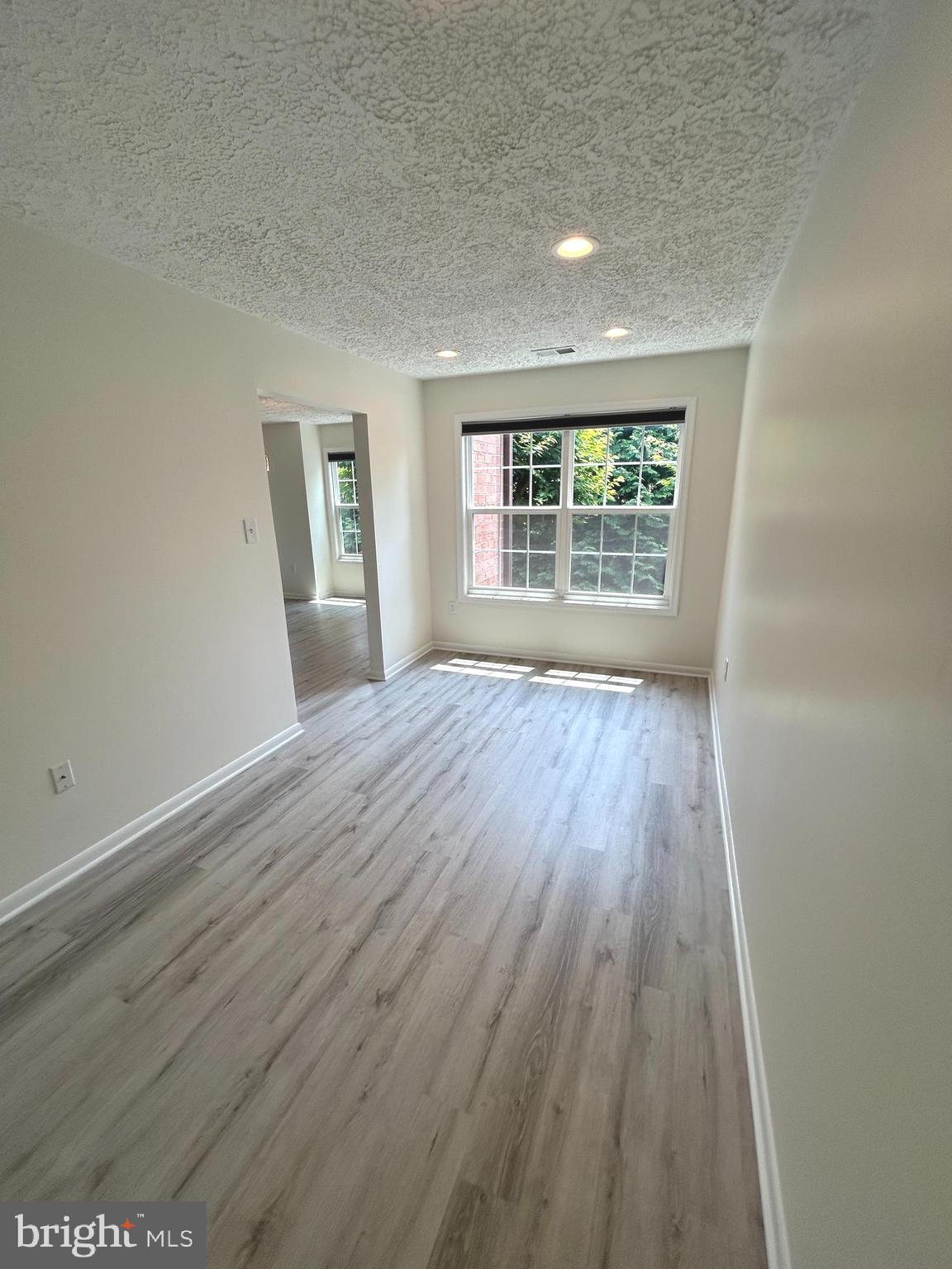 THE FALLS GARDEN - Residential Lease