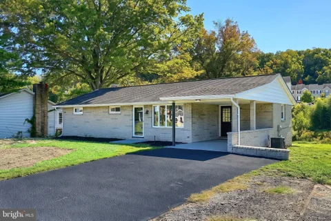 212 Church Road, York, PA 17406 - #: PAYK2110256