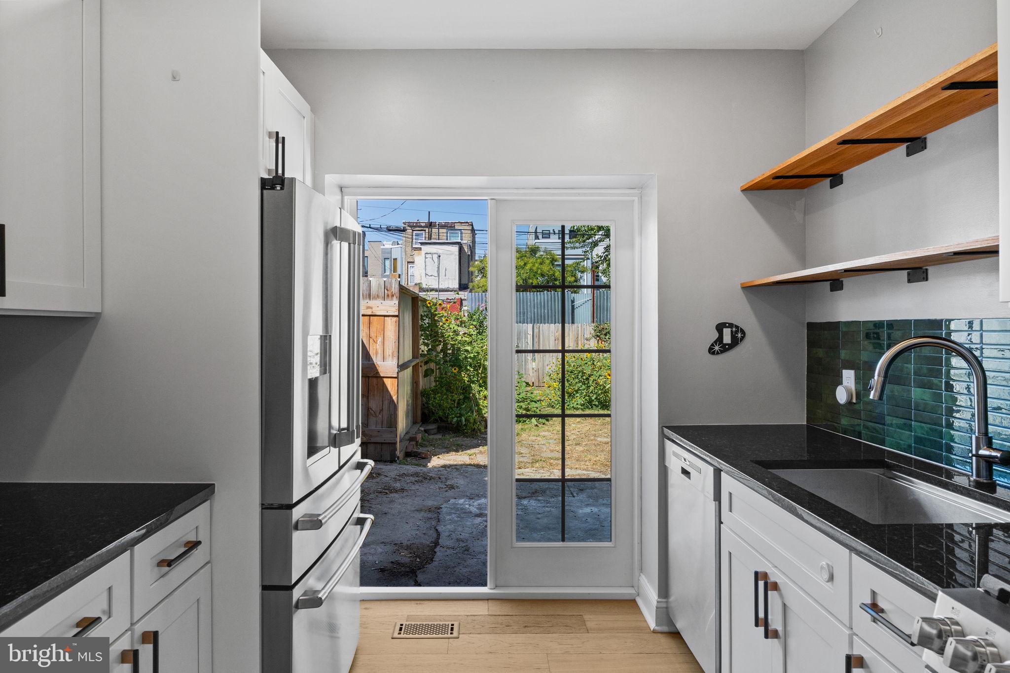 EAST KENSINGTON - Residential